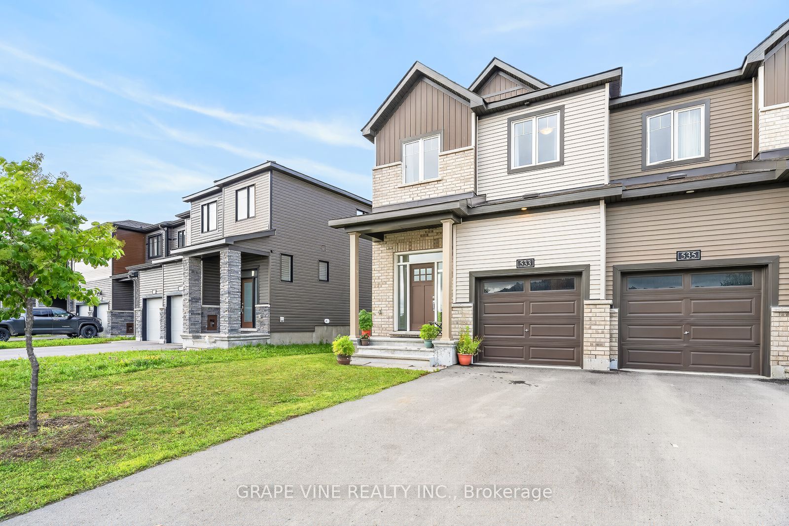533 Winterset Road, Kanata, ON K2T 0P4 photo 2