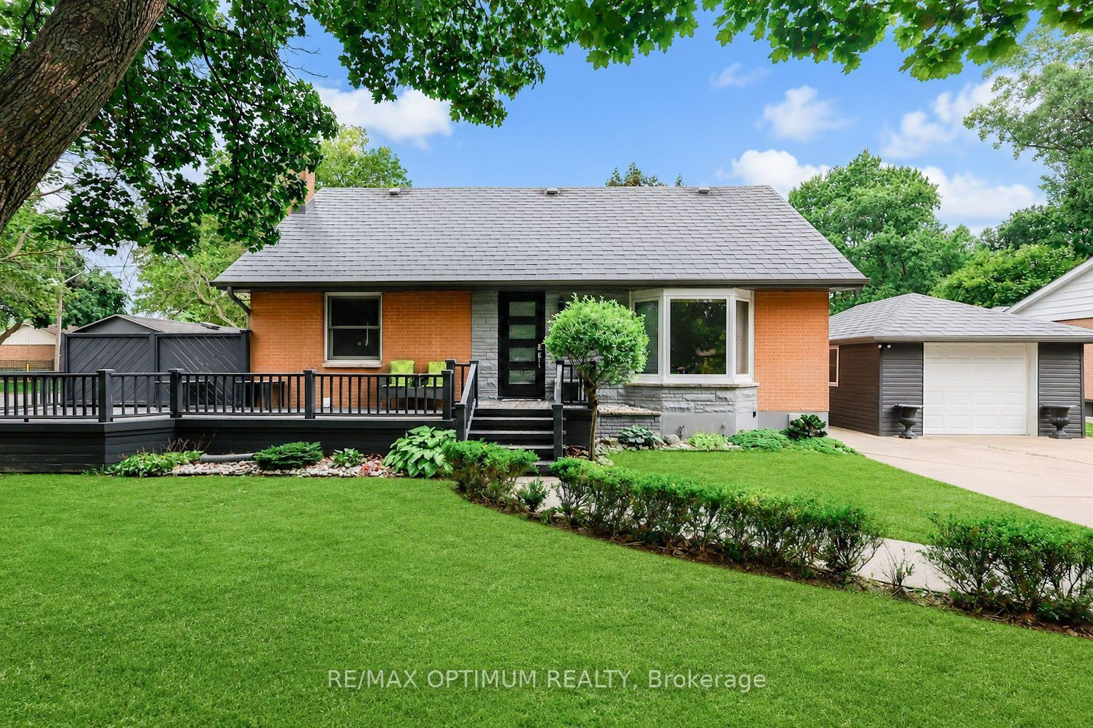 25 Buckingham Road, Sarnia, ON N7S 2S5
