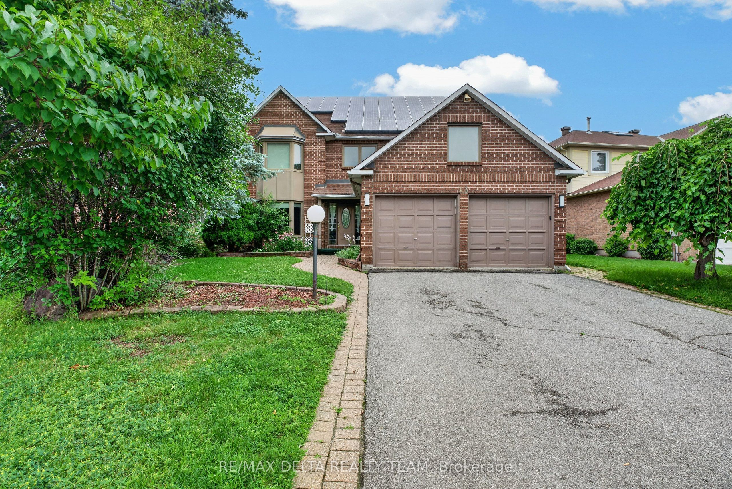 13 Sherk Crescent, Kanata, ON K2K 2L4 photo 2