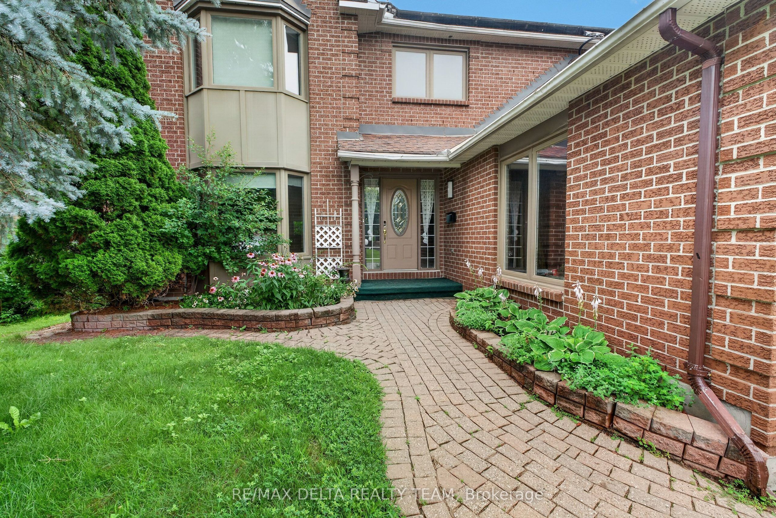 13 Sherk Crescent, Kanata, ON K2K 2L4 photo 4