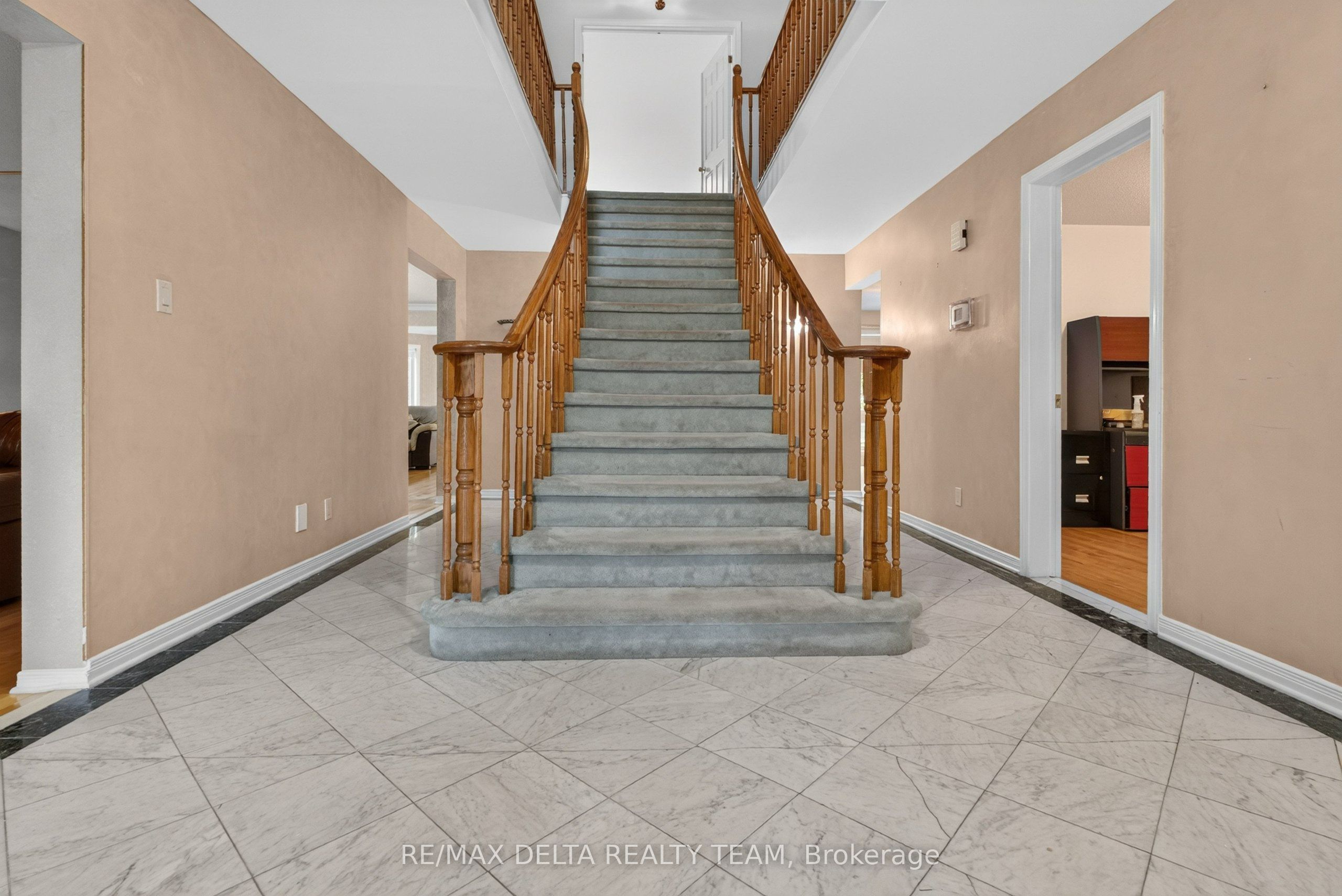 13 Sherk Crescent, Kanata, ON K2K 2L4 photo 5