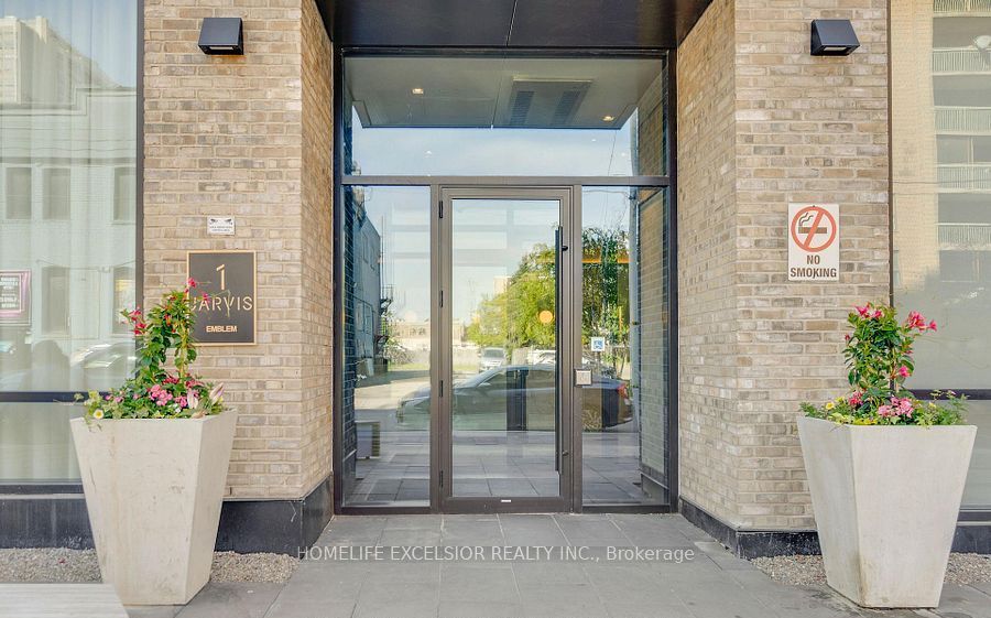 1 Jarvis Street 806, Hamilton, ON L8R 3J2 photo 2