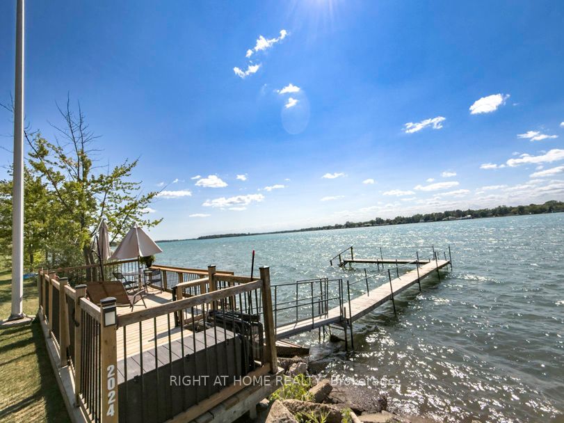 2024 River Road, Chatham-Kent, ON N8A 4K9 photo 2