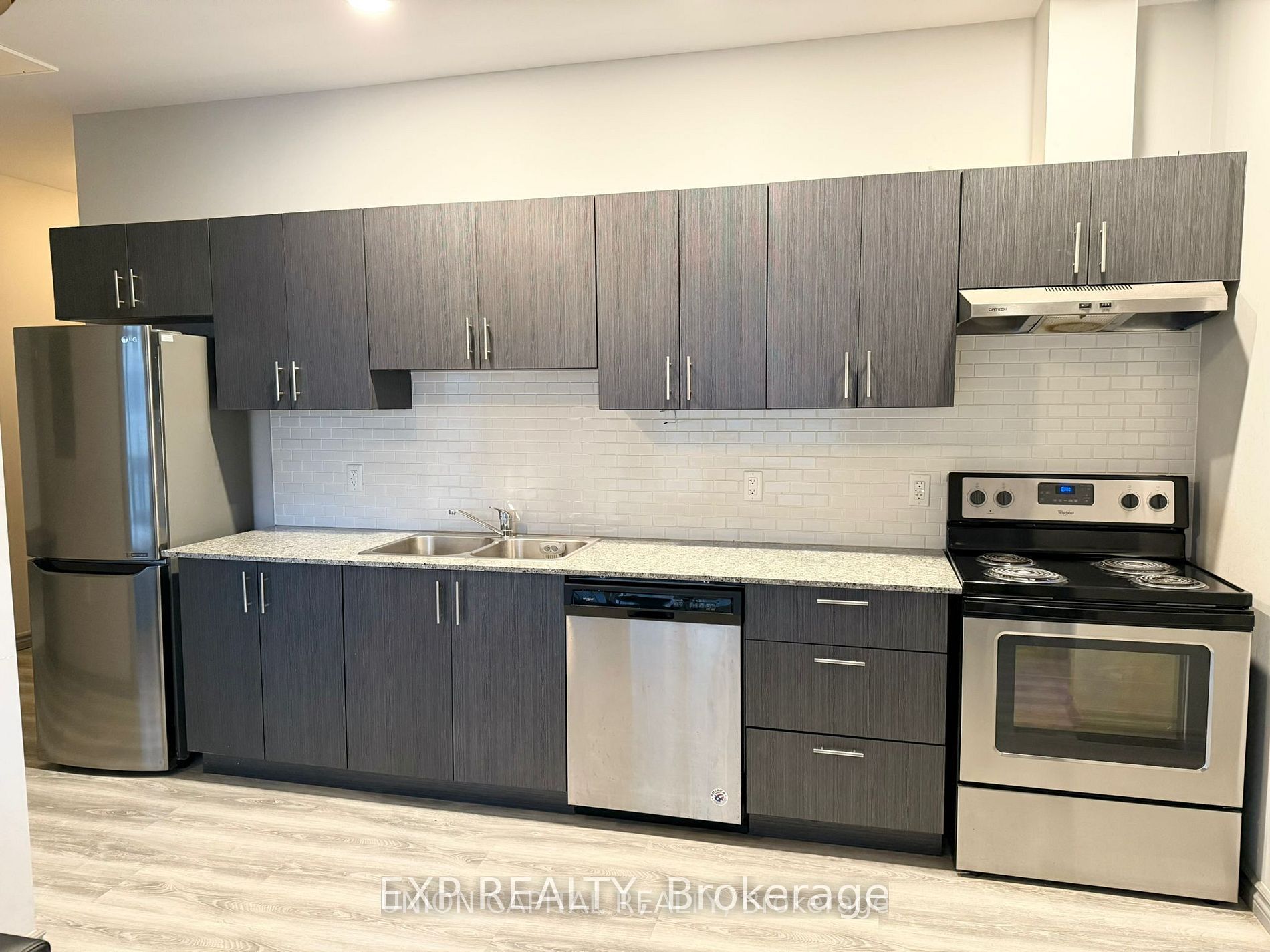 275 Larch Street F101, Waterloo, ON N2L 0J3 photo 4