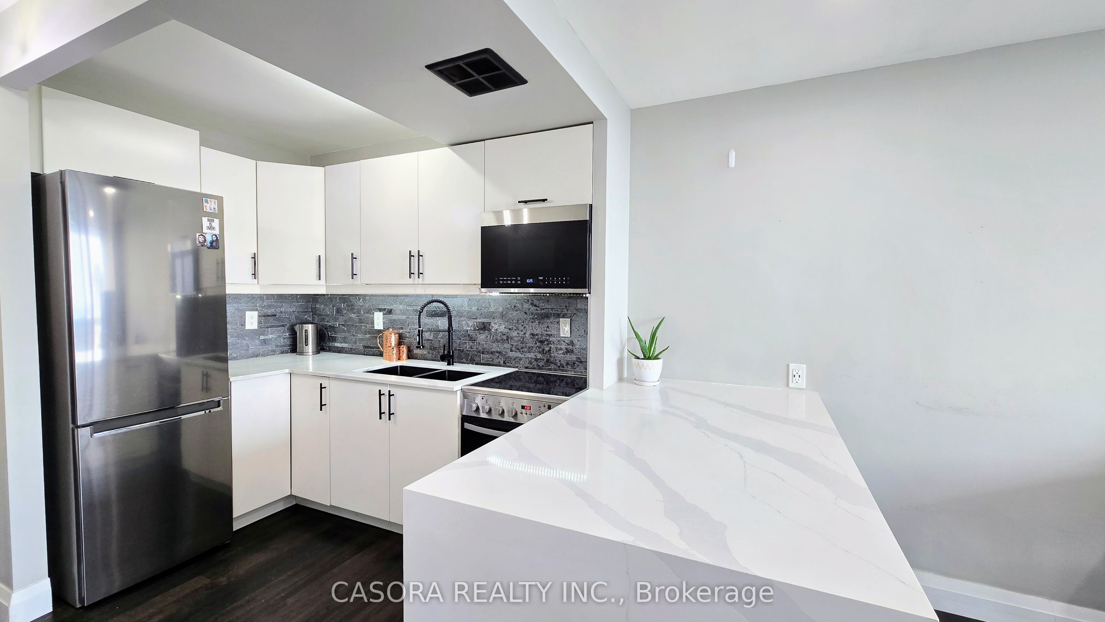 150 Charlton Avenue E 3003, Hamilton, ON L8N 3X3