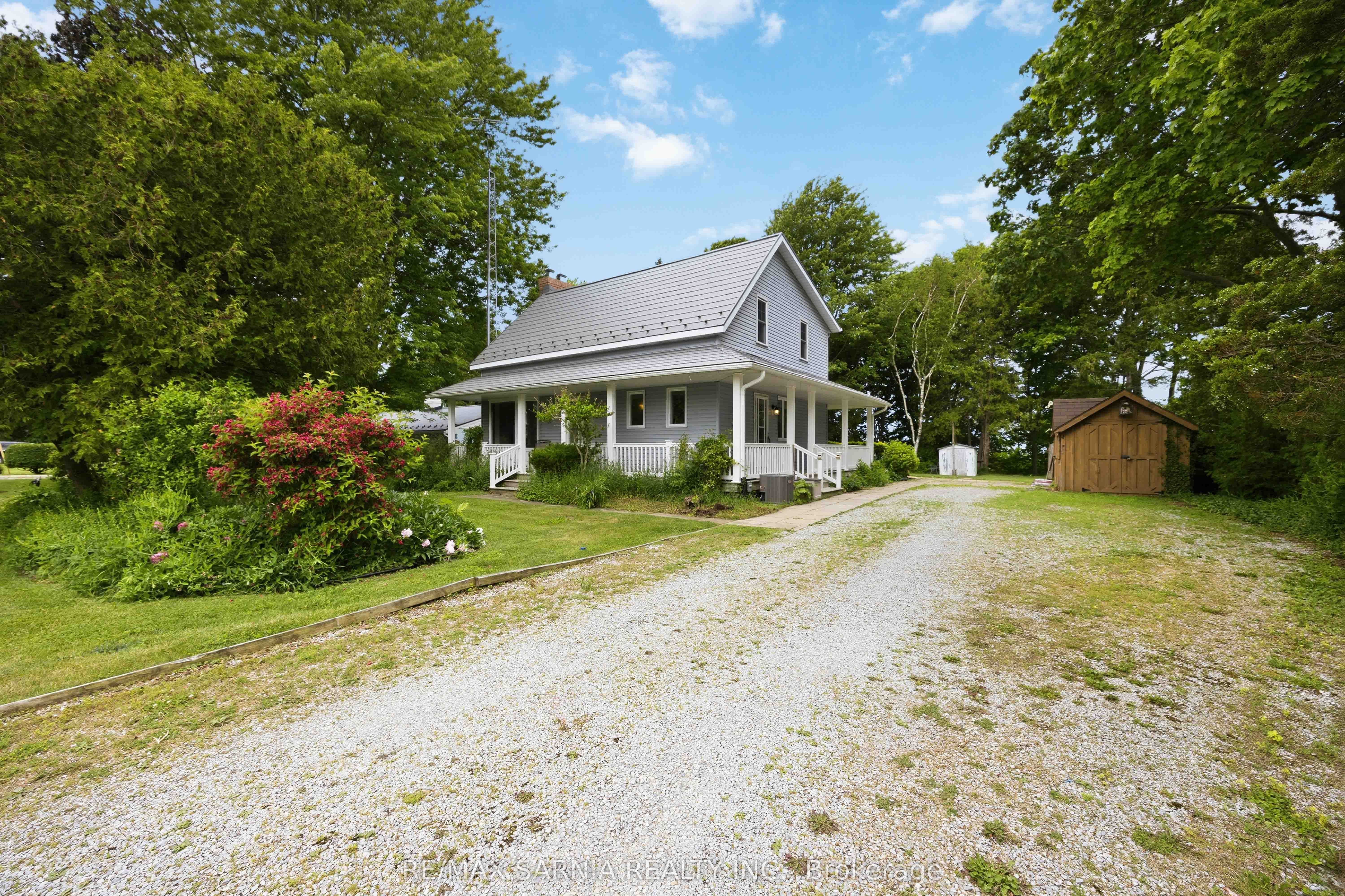4656 Lakeside Street, Plympton-Wyoming, ON N0N 1J0