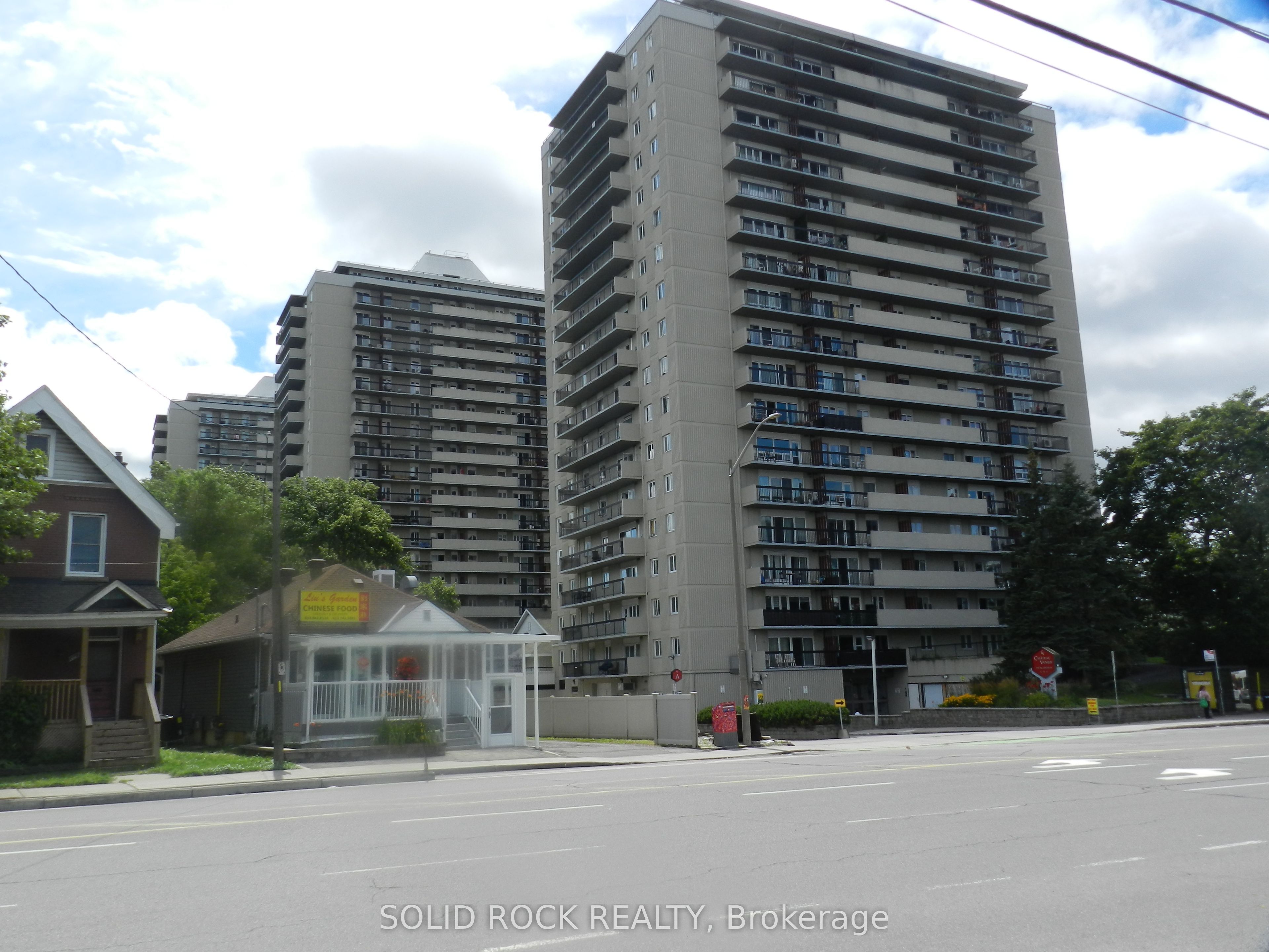 158 A E MCARTHUR Avenue E 1501, Vanier and Kingsview Park, ON K1L 7E7