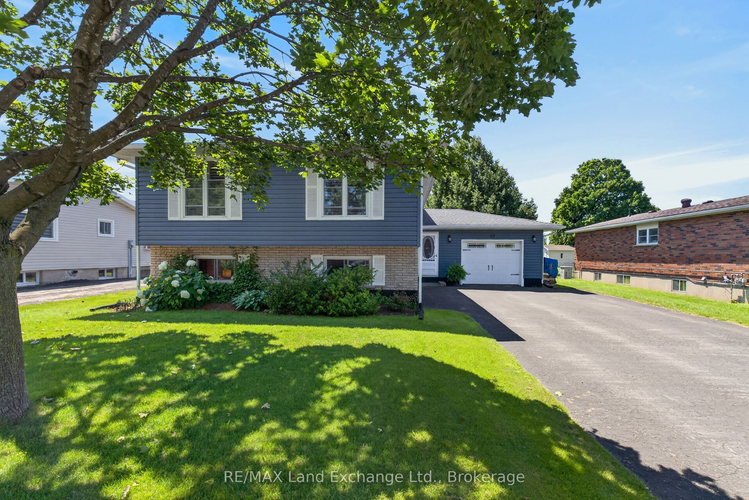 42 Webster Street, Kincardine, ON N0G 2T0