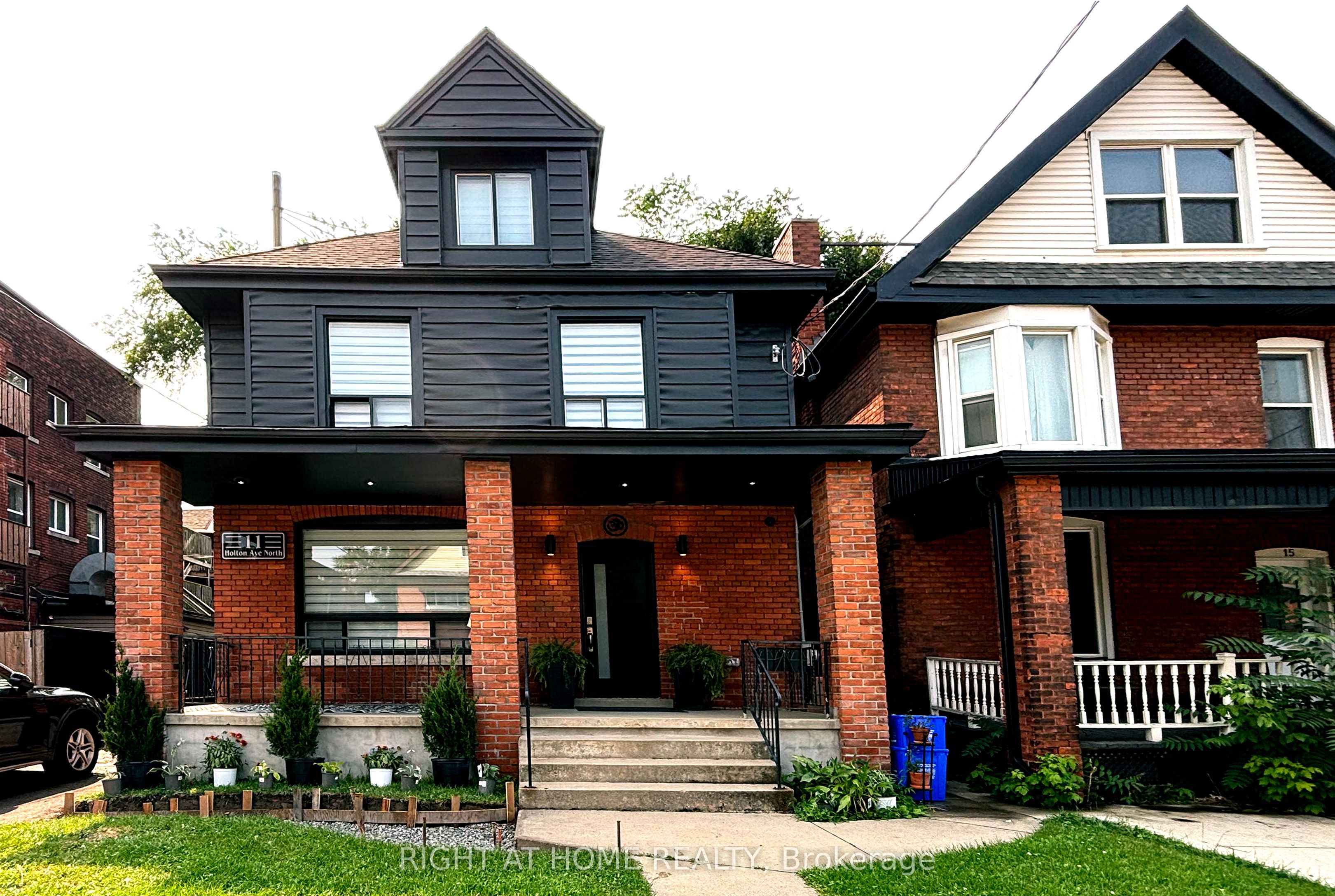 11 Holton Avenue N Upper, Hamilton, ON L8L 6H3