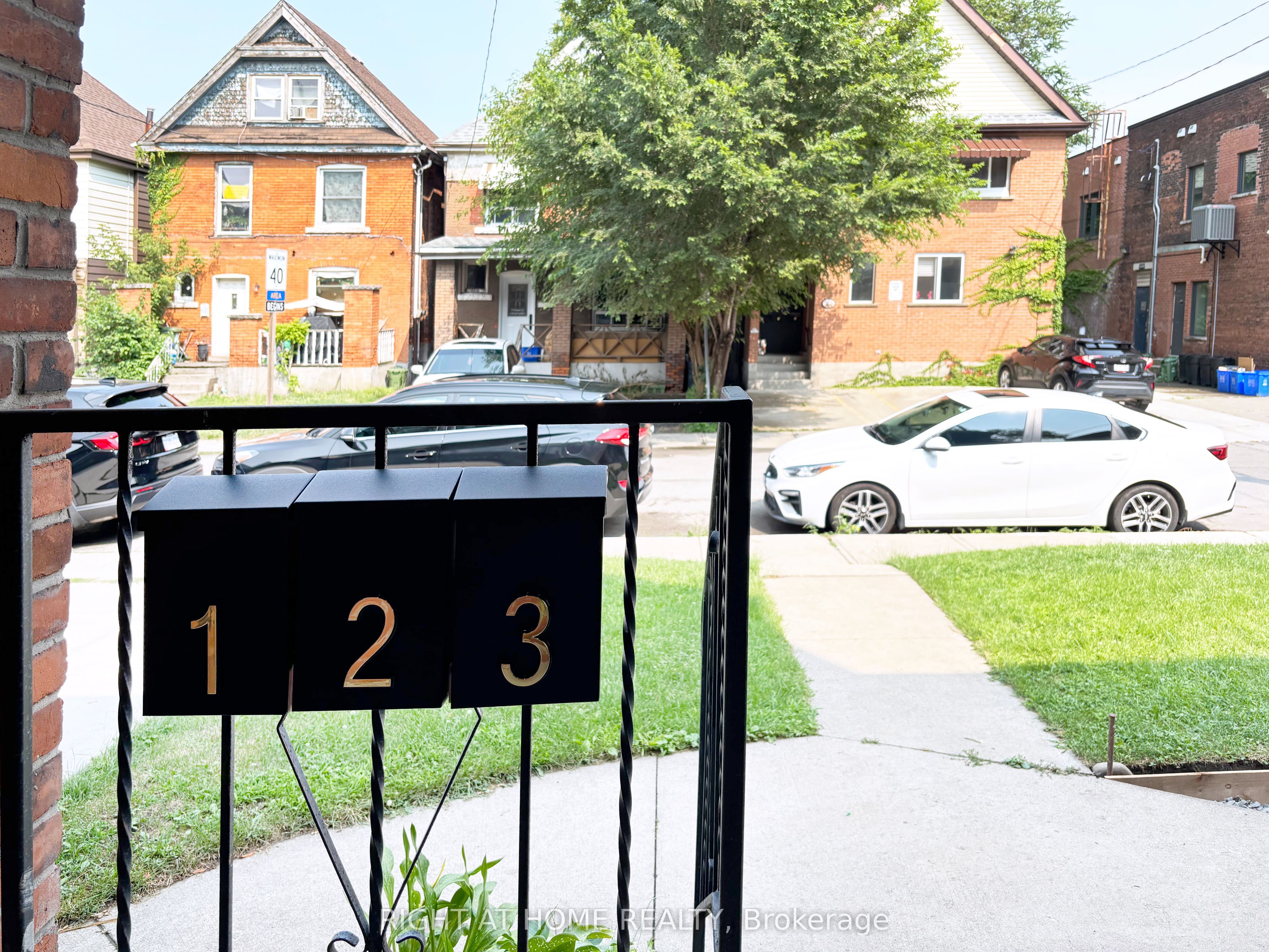 11 Holton Avenue N Upper, Hamilton, ON L8L 6H3 photo 4