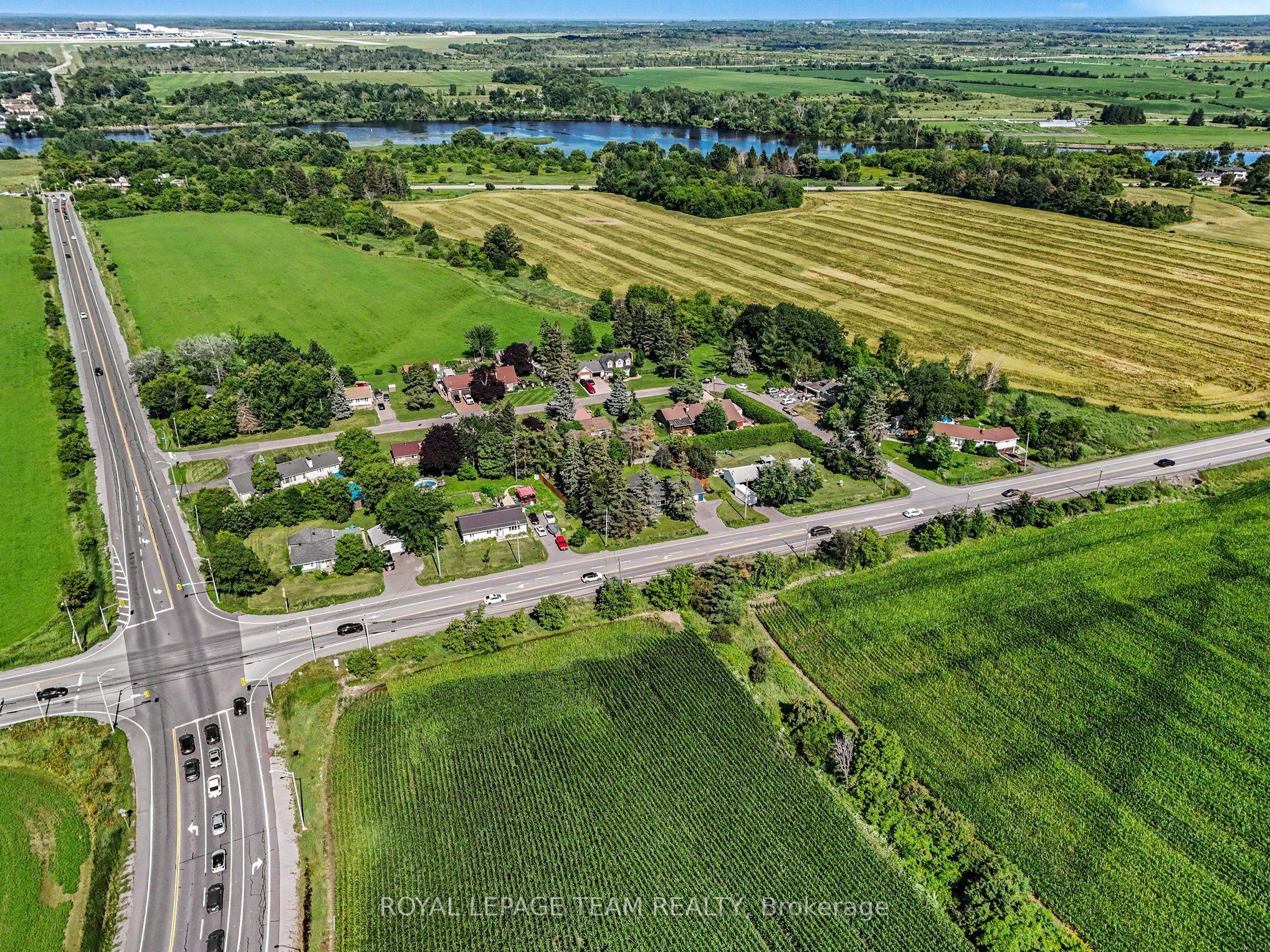 2477 Merivale Road, Country Place - Pineglen - Crestview and Area, ON K2C 3H1 photo 2