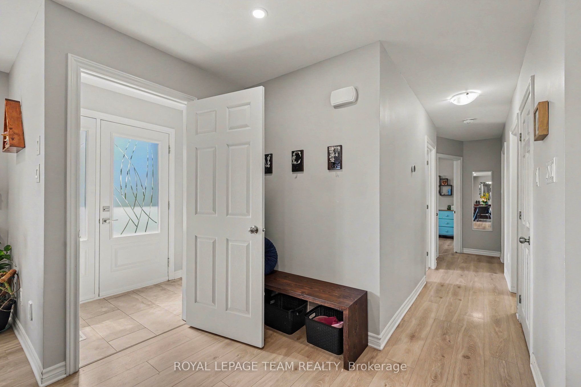 2477 Merivale Road, Country Place - Pineglen - Crestview and Area, ON K2C 3H1 photo 5