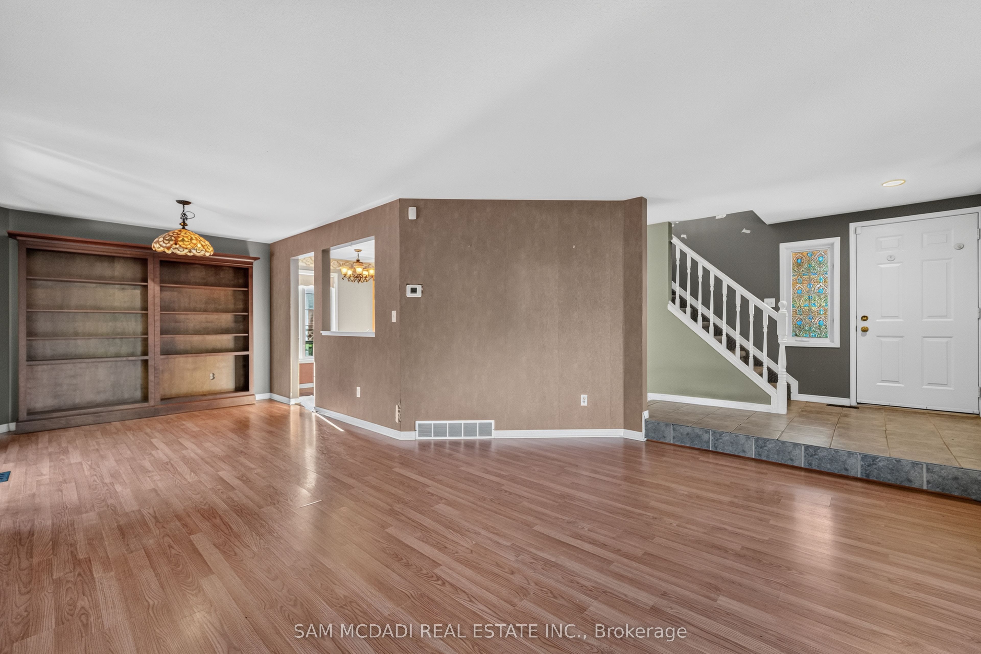 33 Barker Street, Tillsonburg, ON N4G 1E4 photo 2