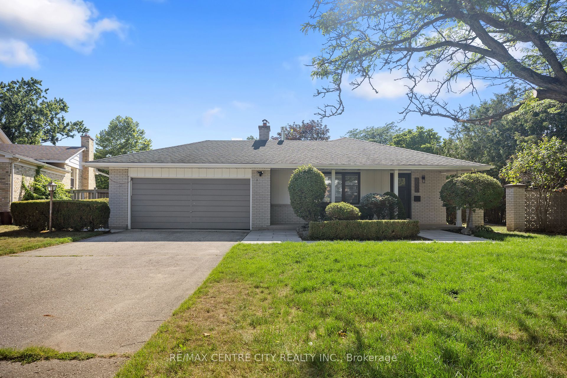 1223 Royal York Road, London North, ON N6H 4A1