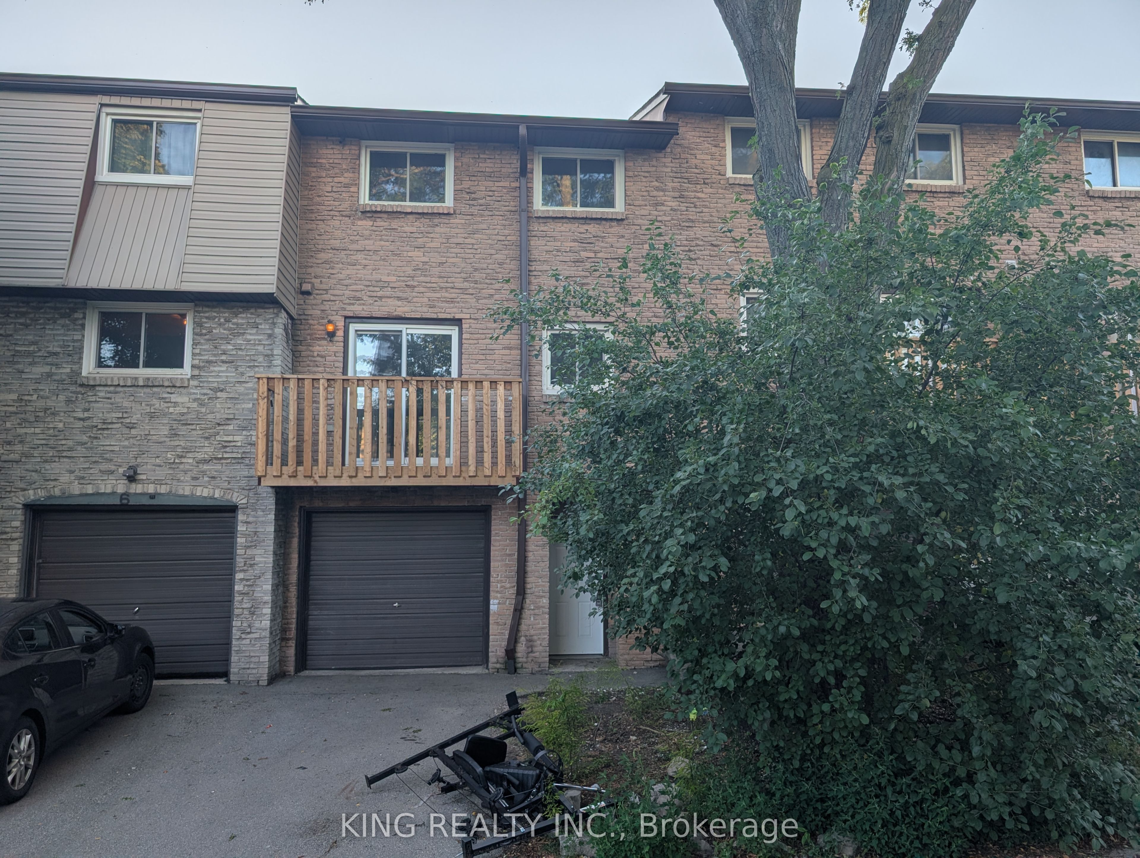985 Limeridge Road E 7, Hamilton, ON L8W 1X9