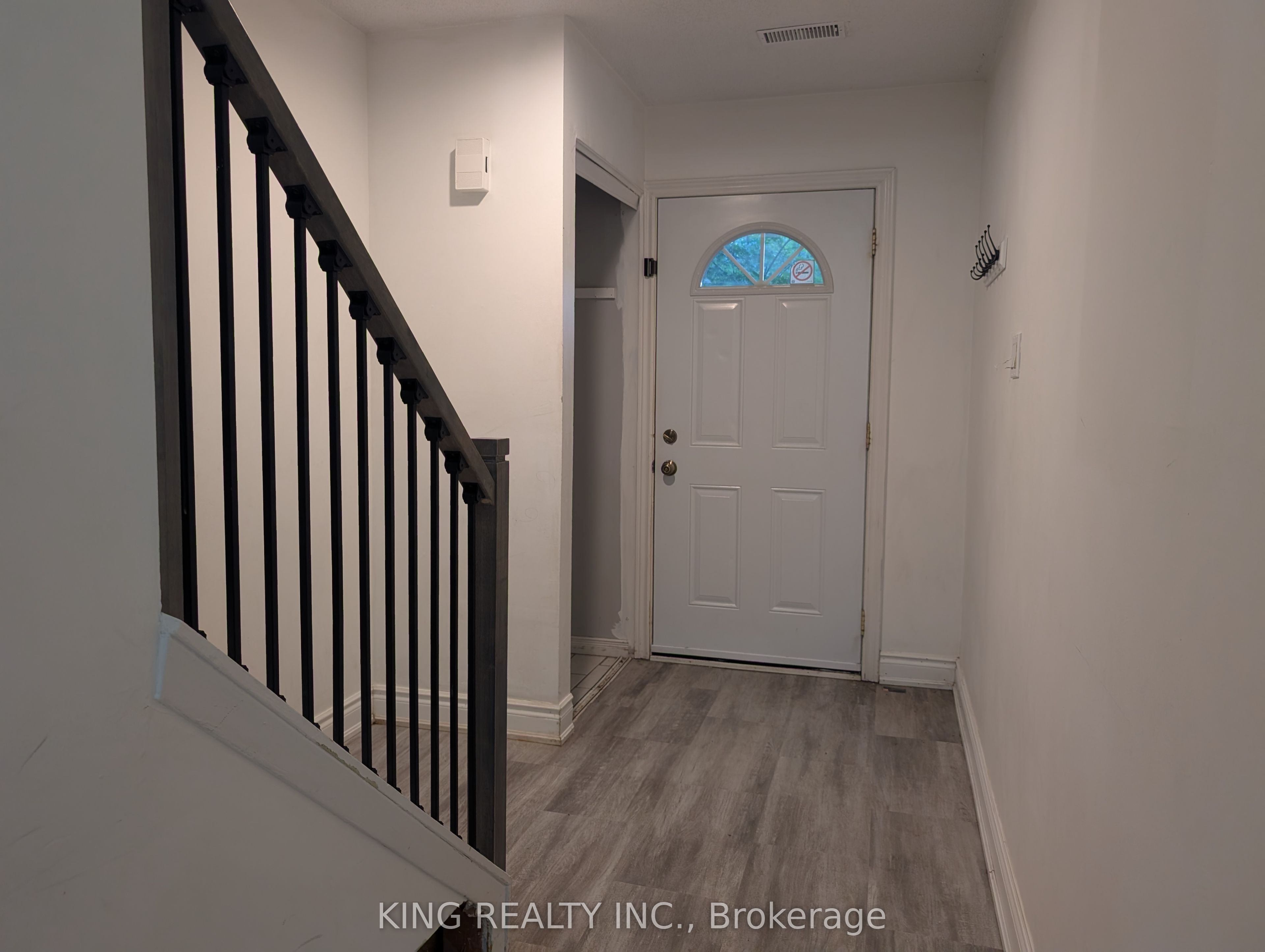 985 Limeridge Road E 7, Hamilton, ON L8W 1X9 photo 2