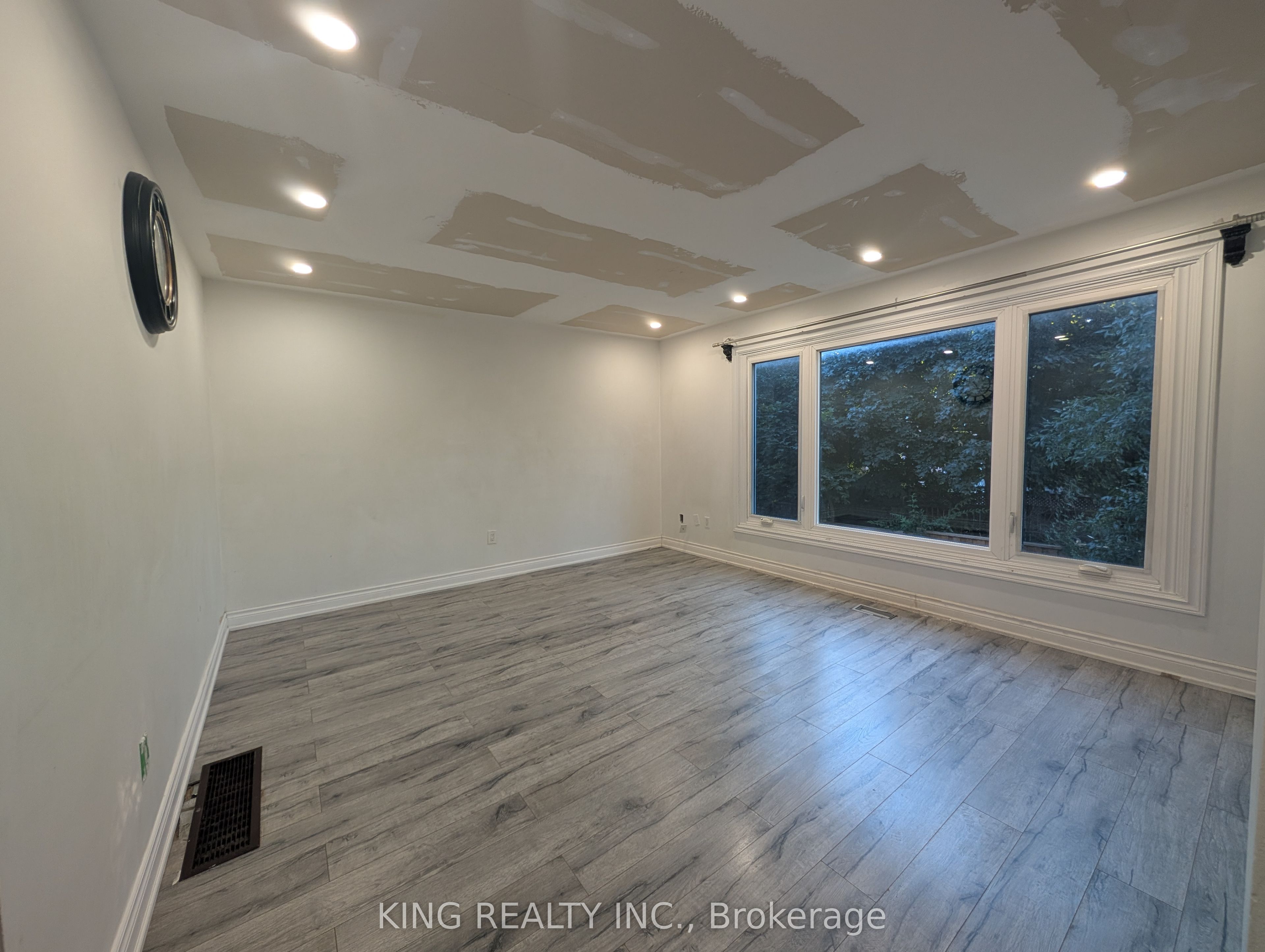 985 Limeridge Road E 7, Hamilton, ON L8W 1X9 photo 5