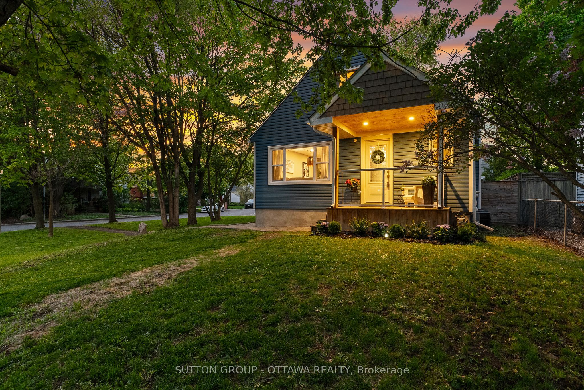 409 Blake Boulevard, Vanier and Kingsview Park, ON K1L 6L1 photo 2