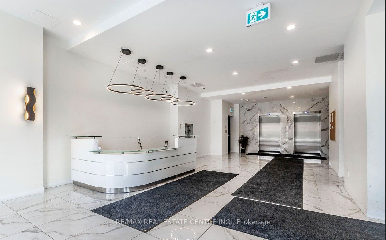128 King Street N 501, Waterloo, ON N2J 2X9 photo 5