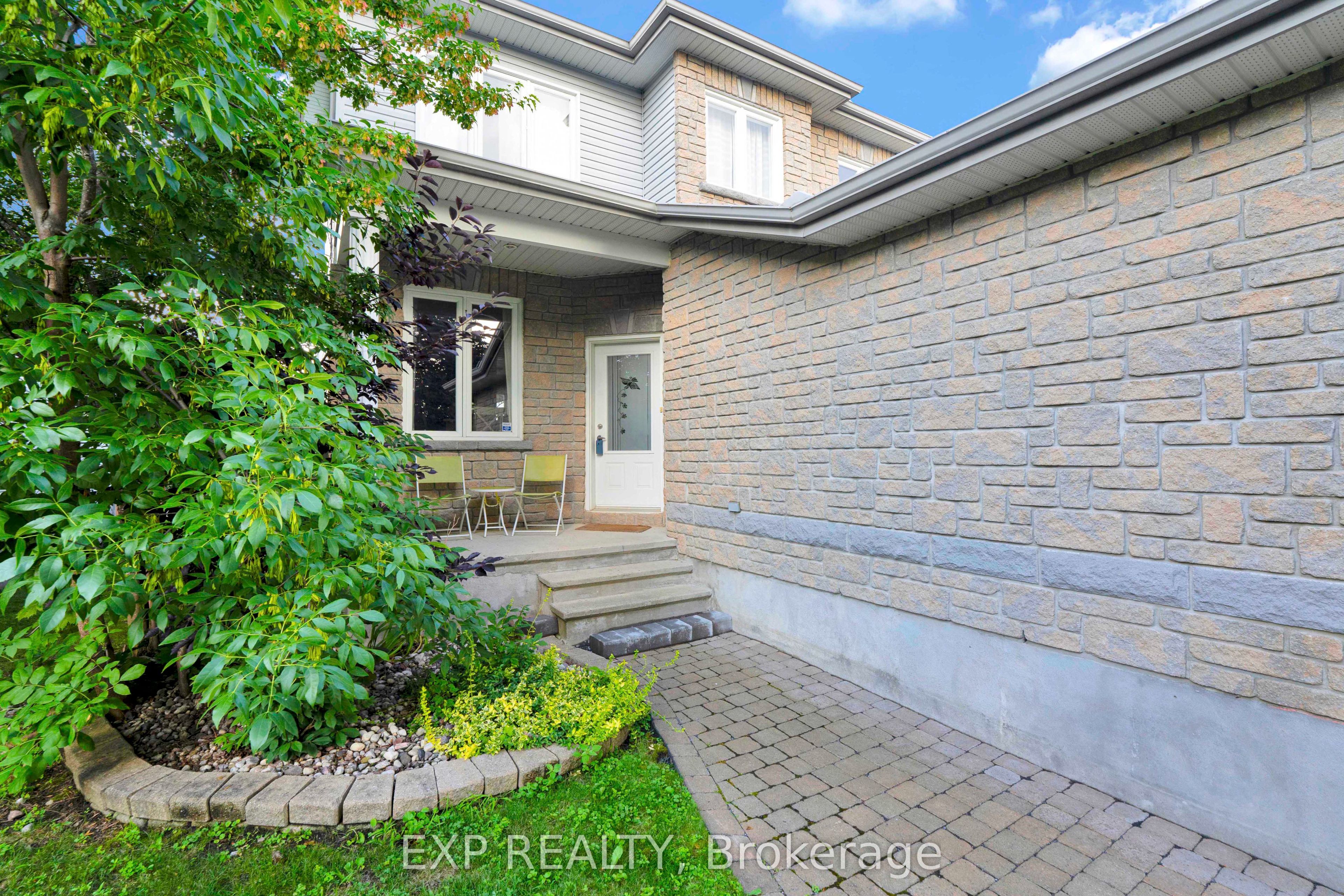 2744 Sylvain Street, Clarence-Rockland, ON K4K 1S6 photo 3