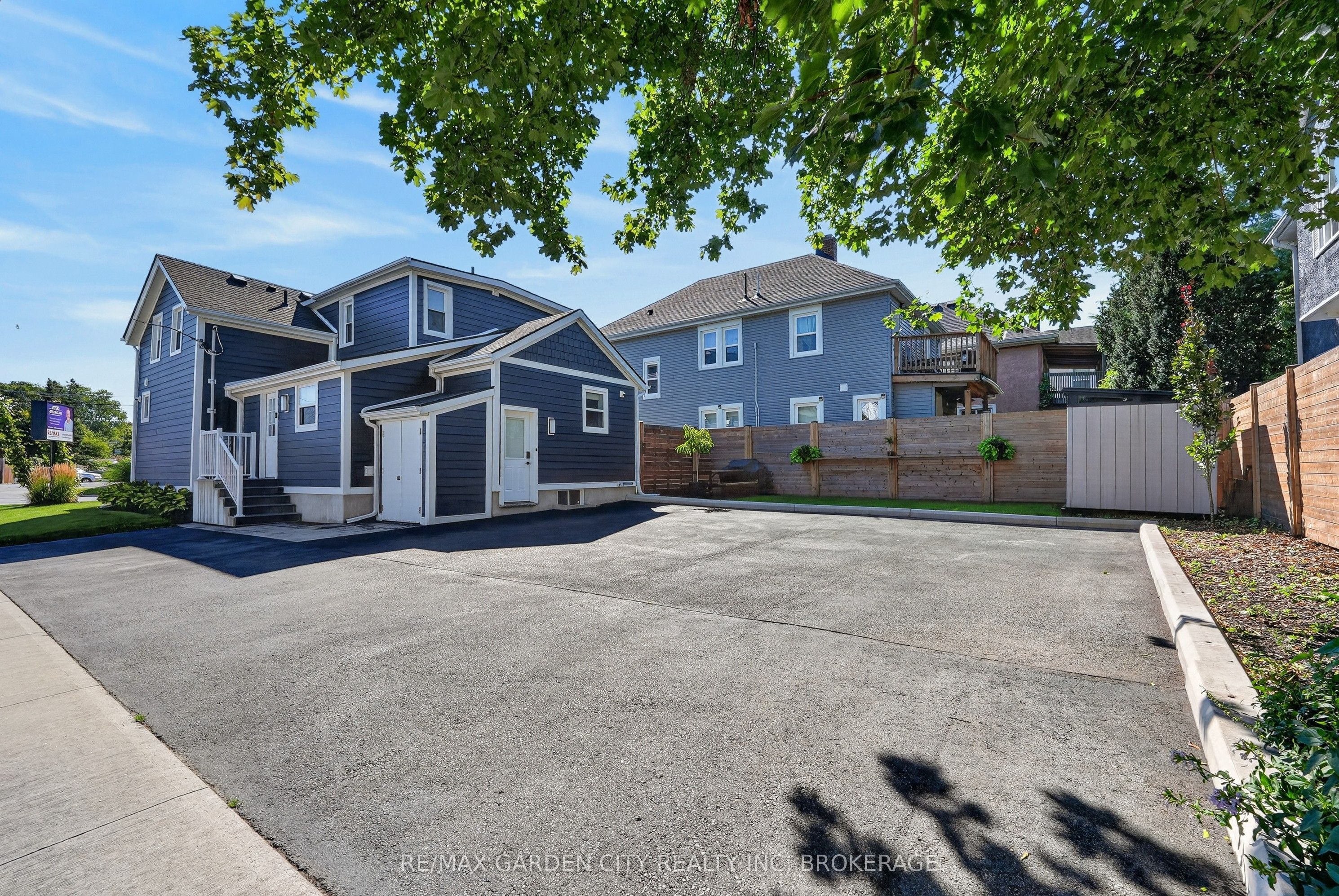 135 Lake Street, St. Catharines, ON L2R 5Y2 photo 4