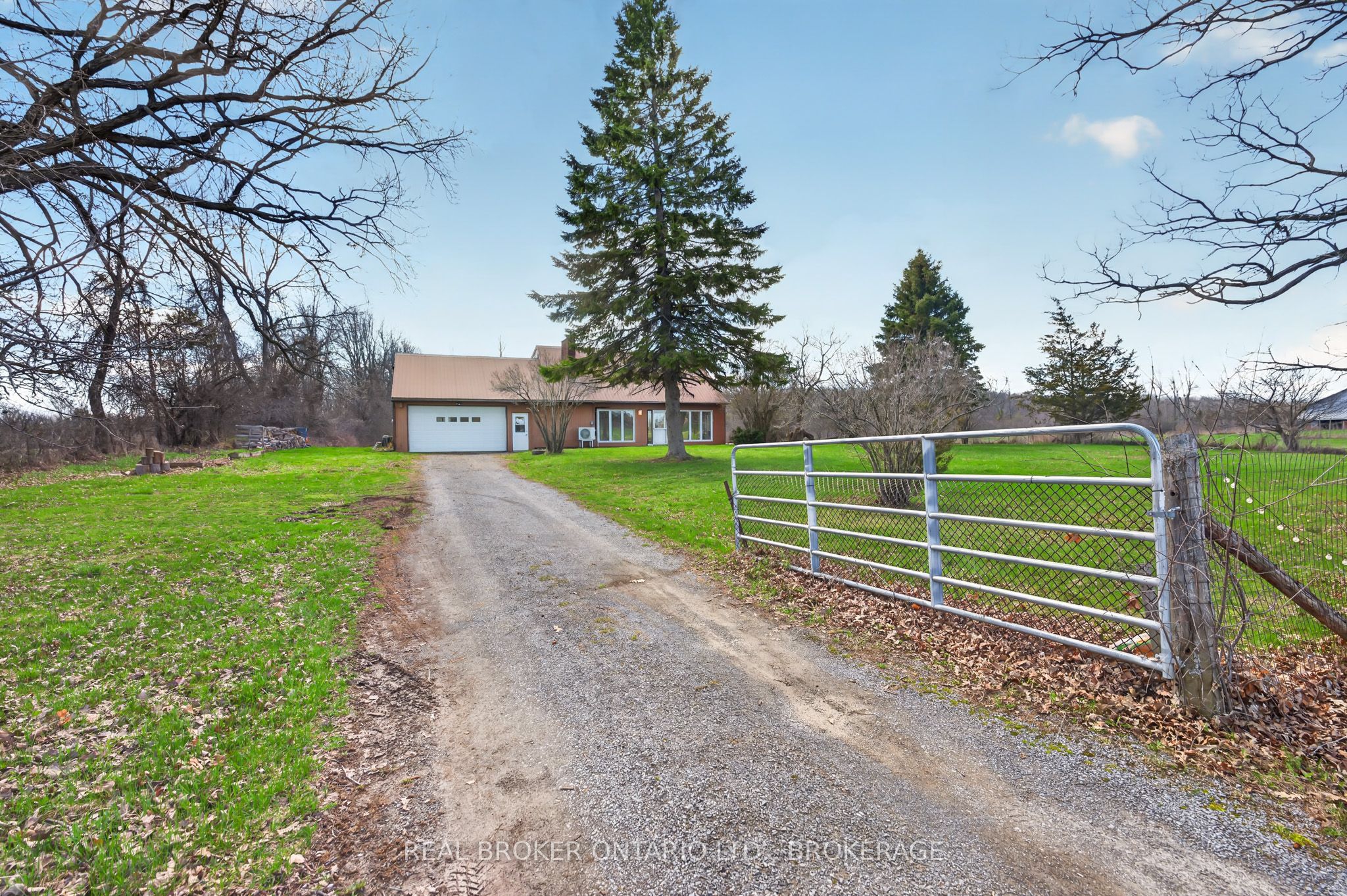 2268 Mcintyre Road, Loyalist, ON K0H 1G0 photo 2