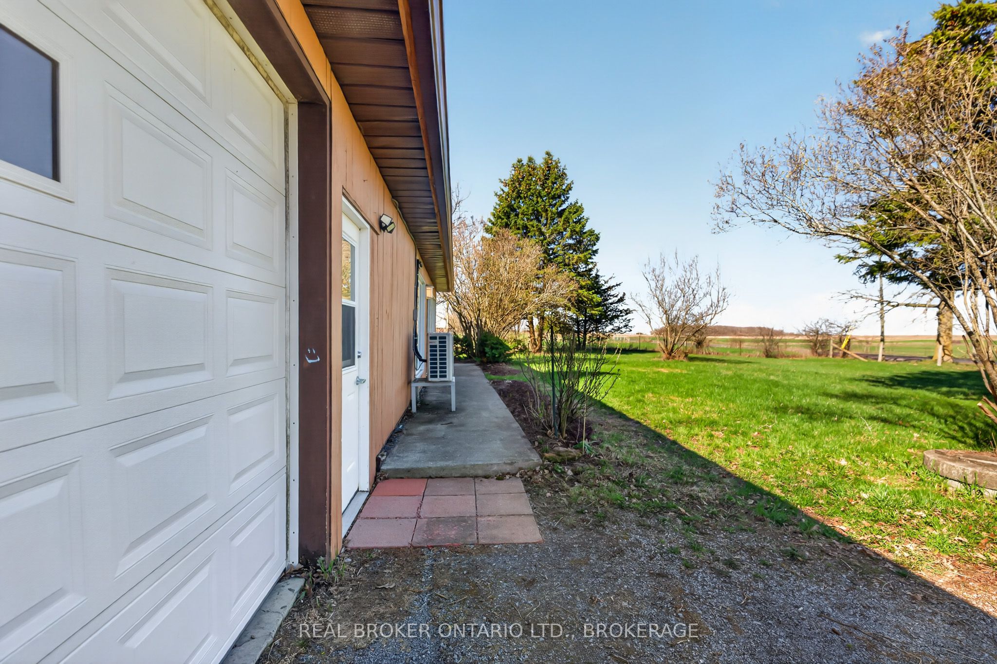 2268 Mcintyre Road, Loyalist, ON K0H 1G0 photo 4