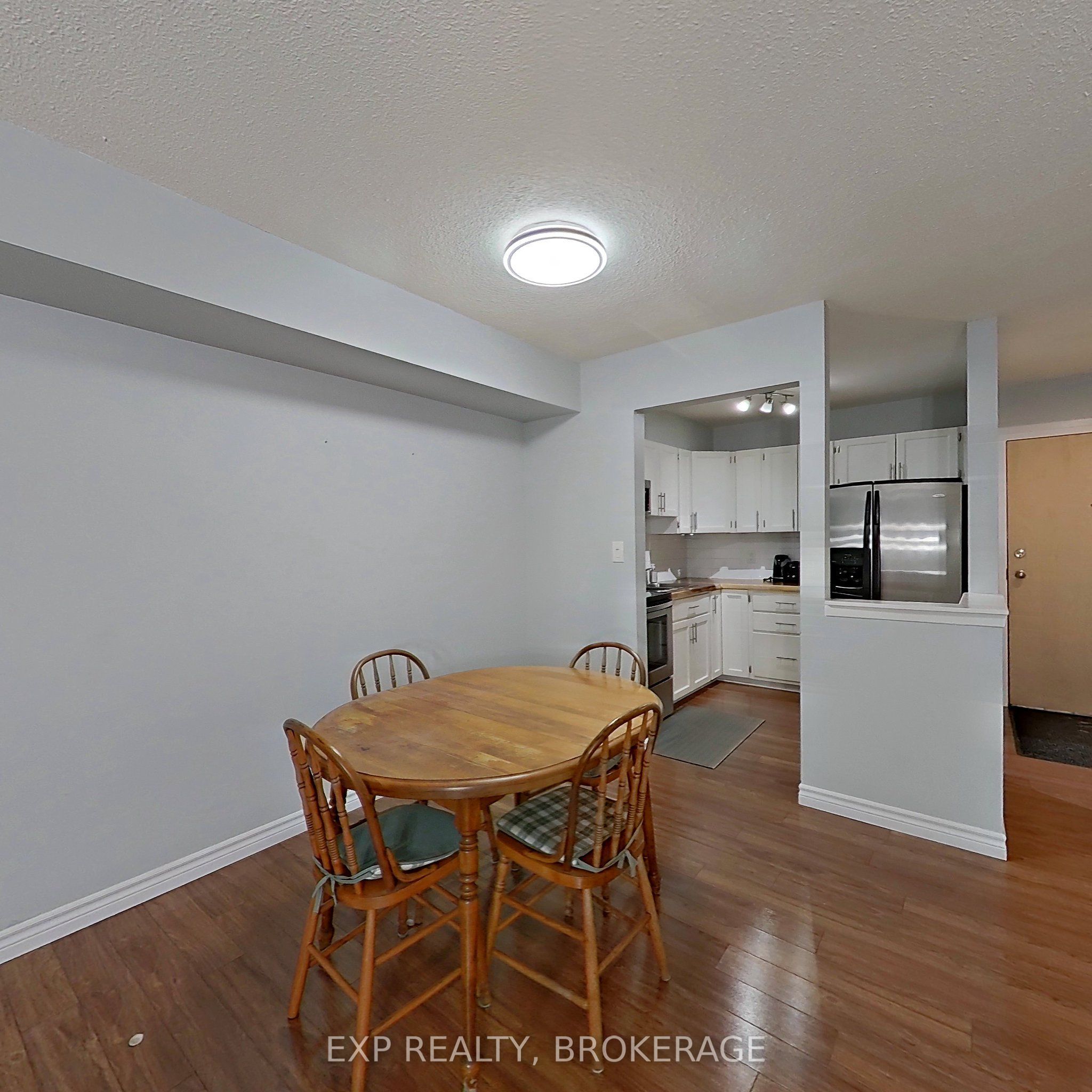 316 Kingsdale Avenue 101, Kingston, ON K7M 8S2 photo 3