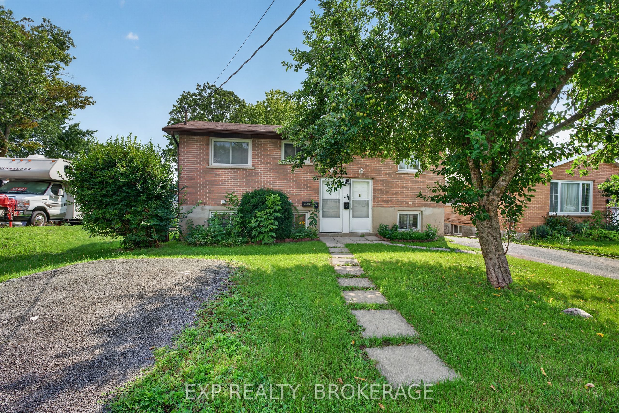 17 SHAW Street, Kingston, ON K7K 4Y5 photo 2