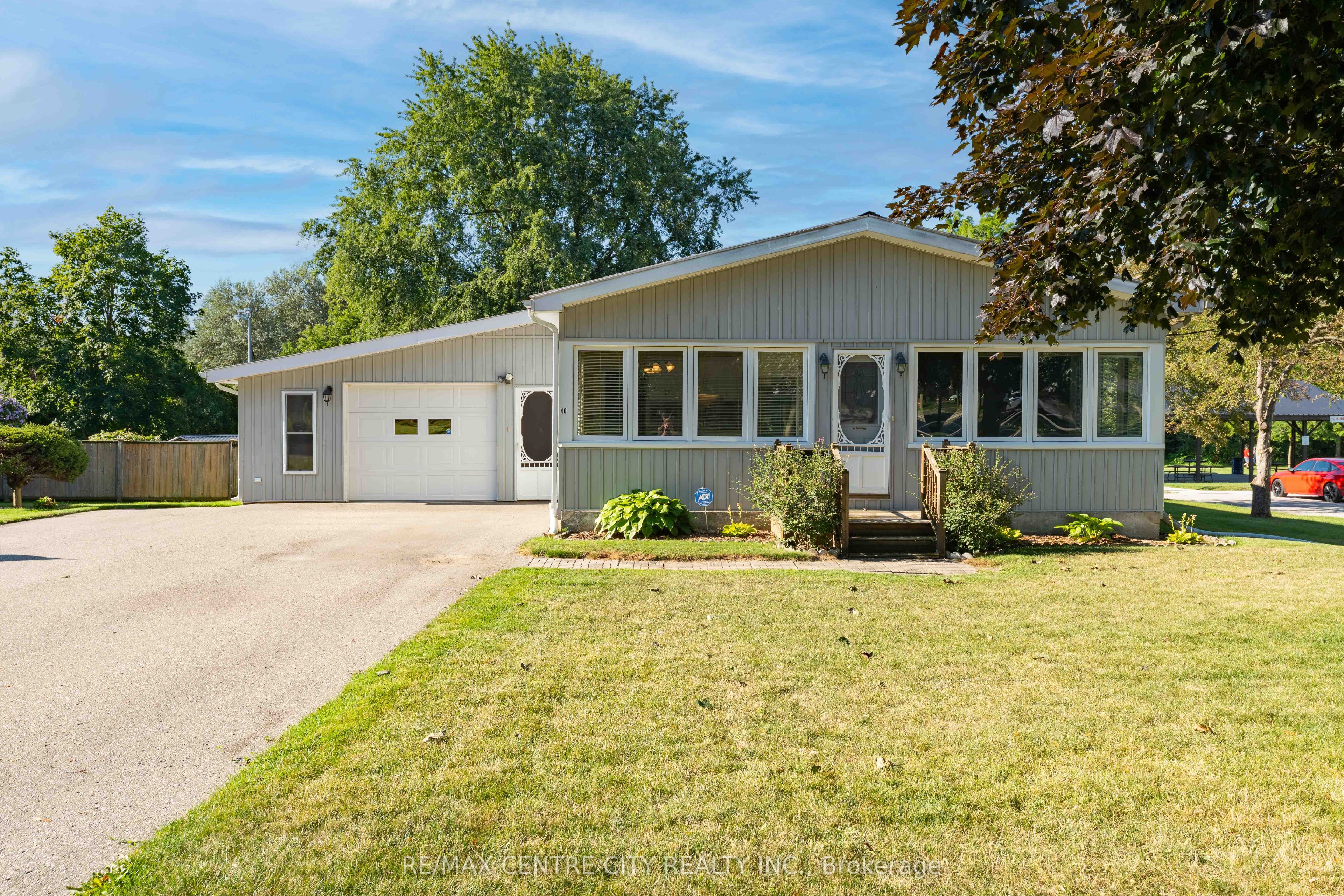 40 Chestnut Street W, Aylmer, ON N5H 1E6