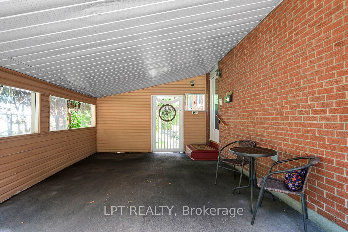 2396 Heaton Avenue, Elmvale Acres and Area, ON K1G 1J2 photo 5