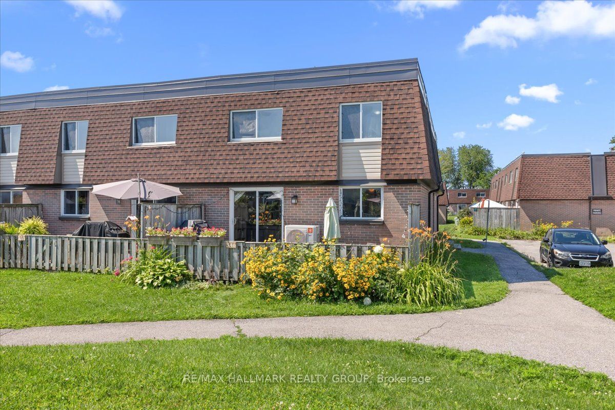 346 Garden Glen Private, Meadowlands - Crestview and Area, ON K2G 1E4