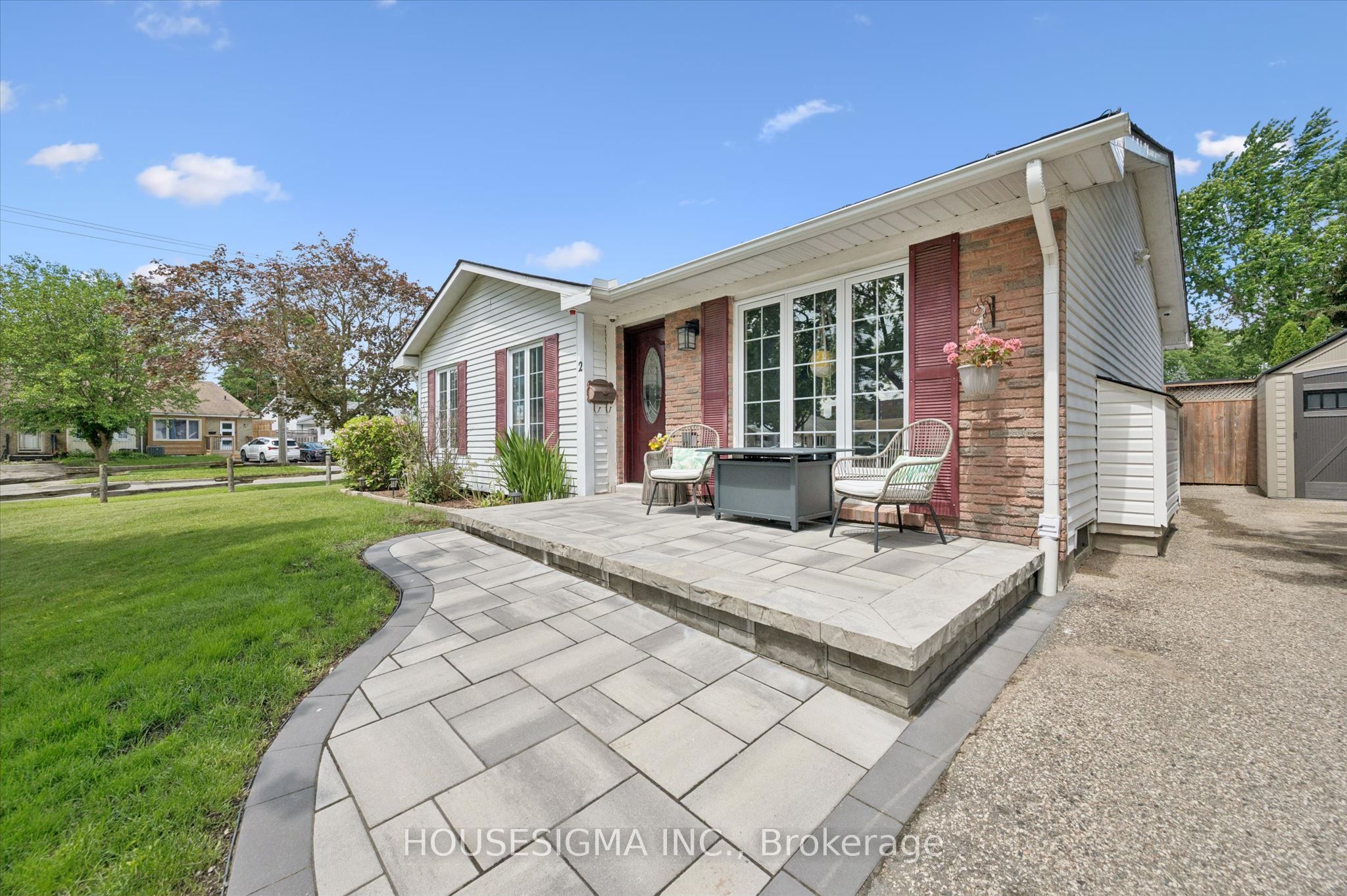 2 Keewatin Avenue, Kitchener, ON N2B 3L5 photo 5