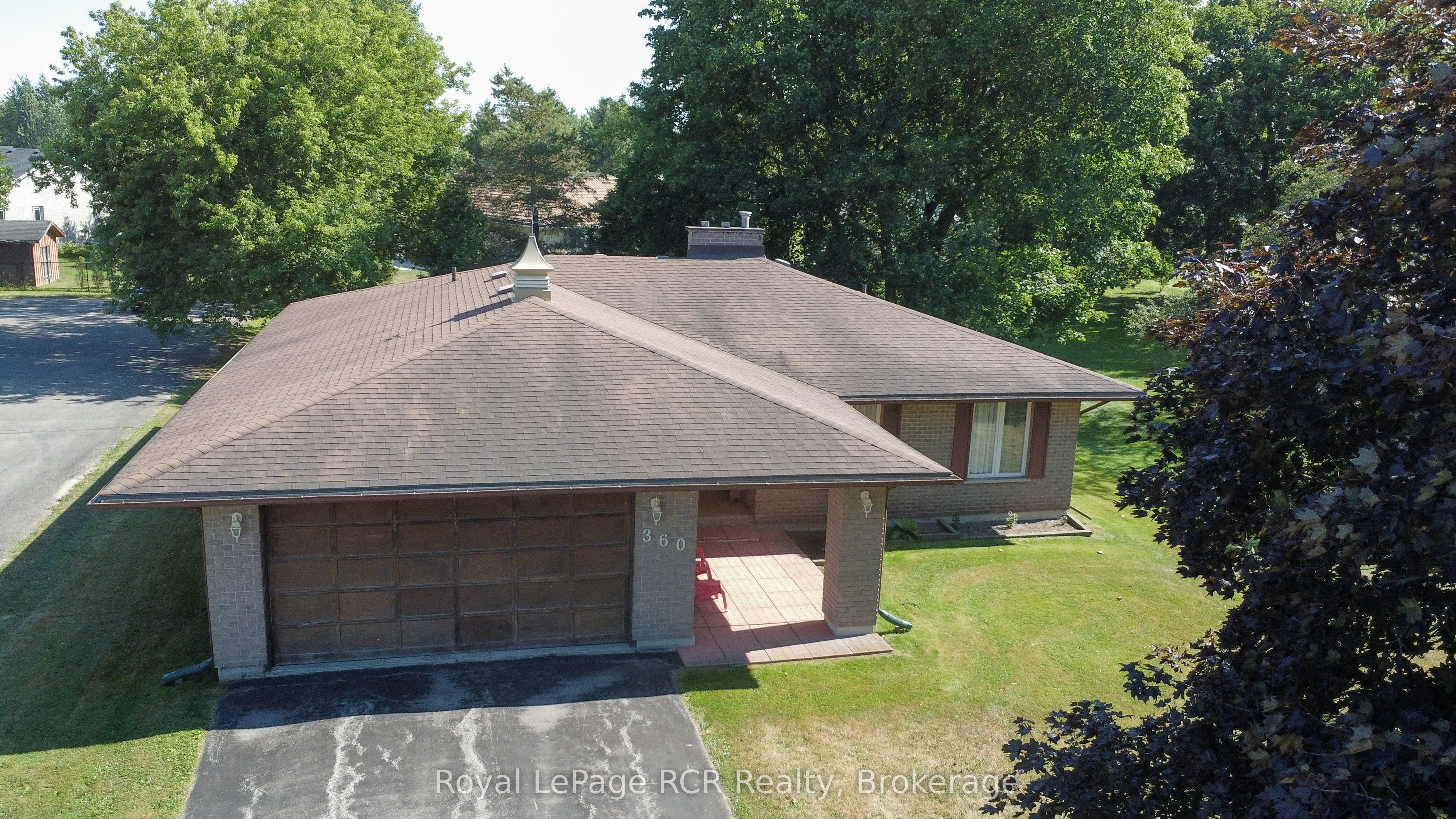 360 Main Street W, Minto, ON N0G 2P0 photo 2