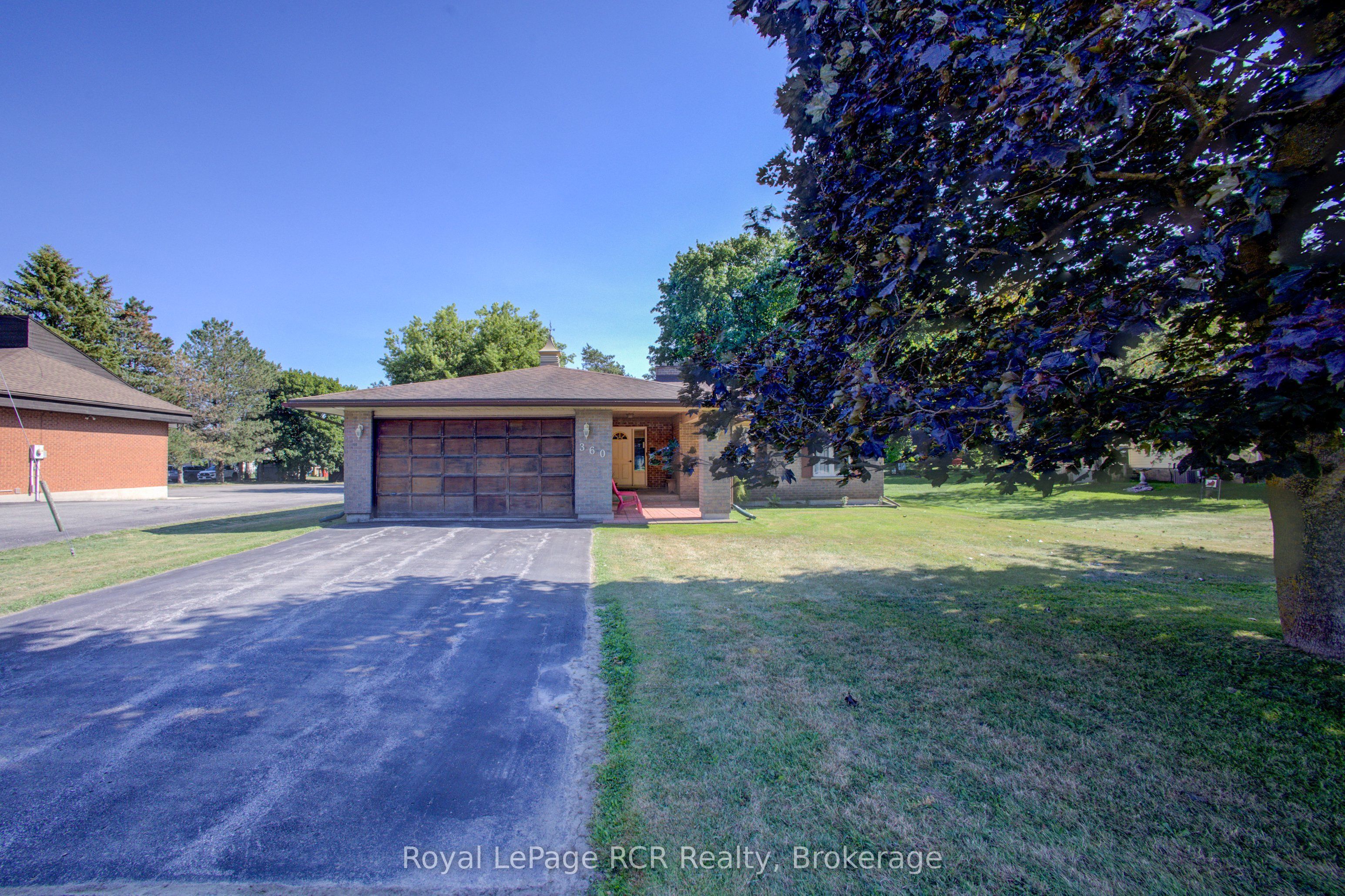 360 Main Street W, Minto, ON N0G 2P0 photo 3