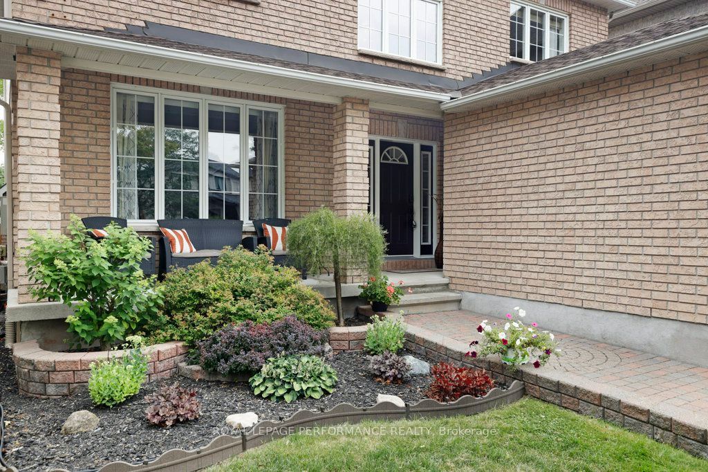 28 Monet Court, Blossom Park - Airport and Area, ON K1T 4B6 photo 5