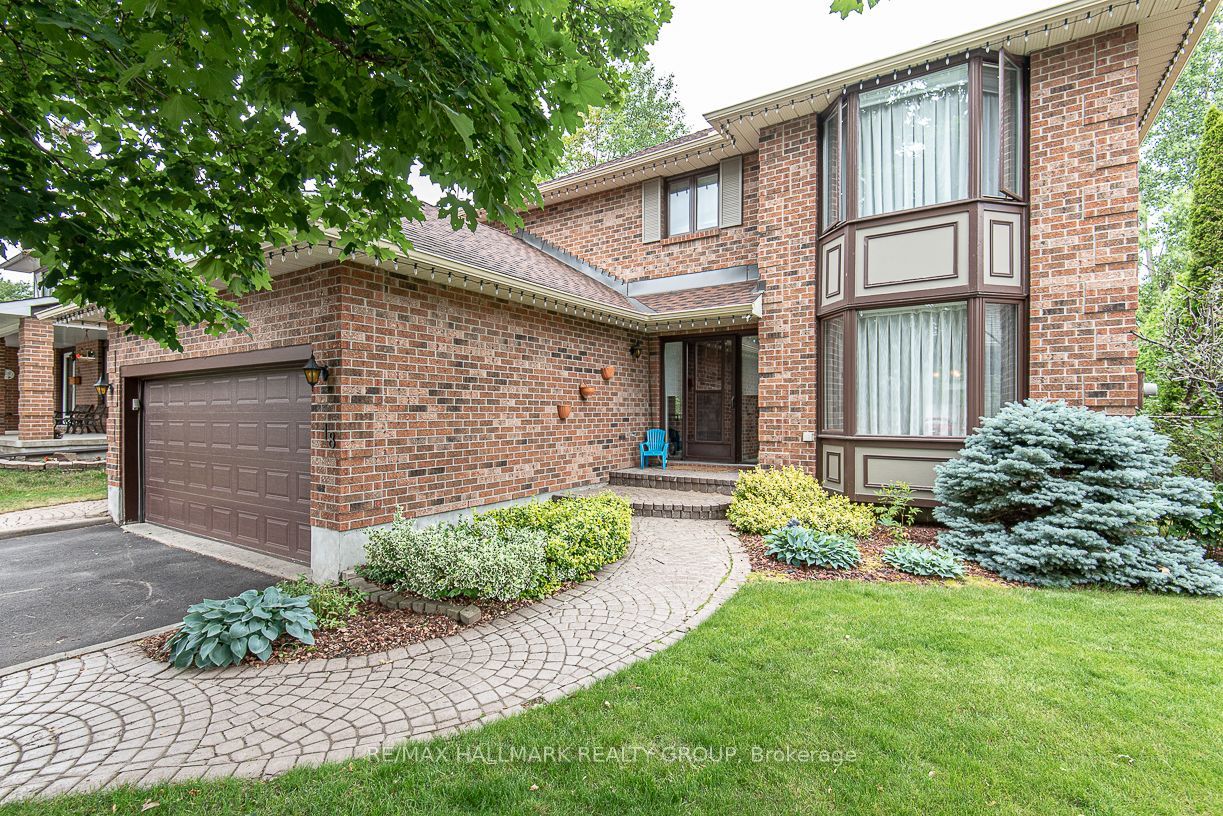 18 Hesse Crescent, Stittsville - Munster - Richmond, ON K2S 1E4