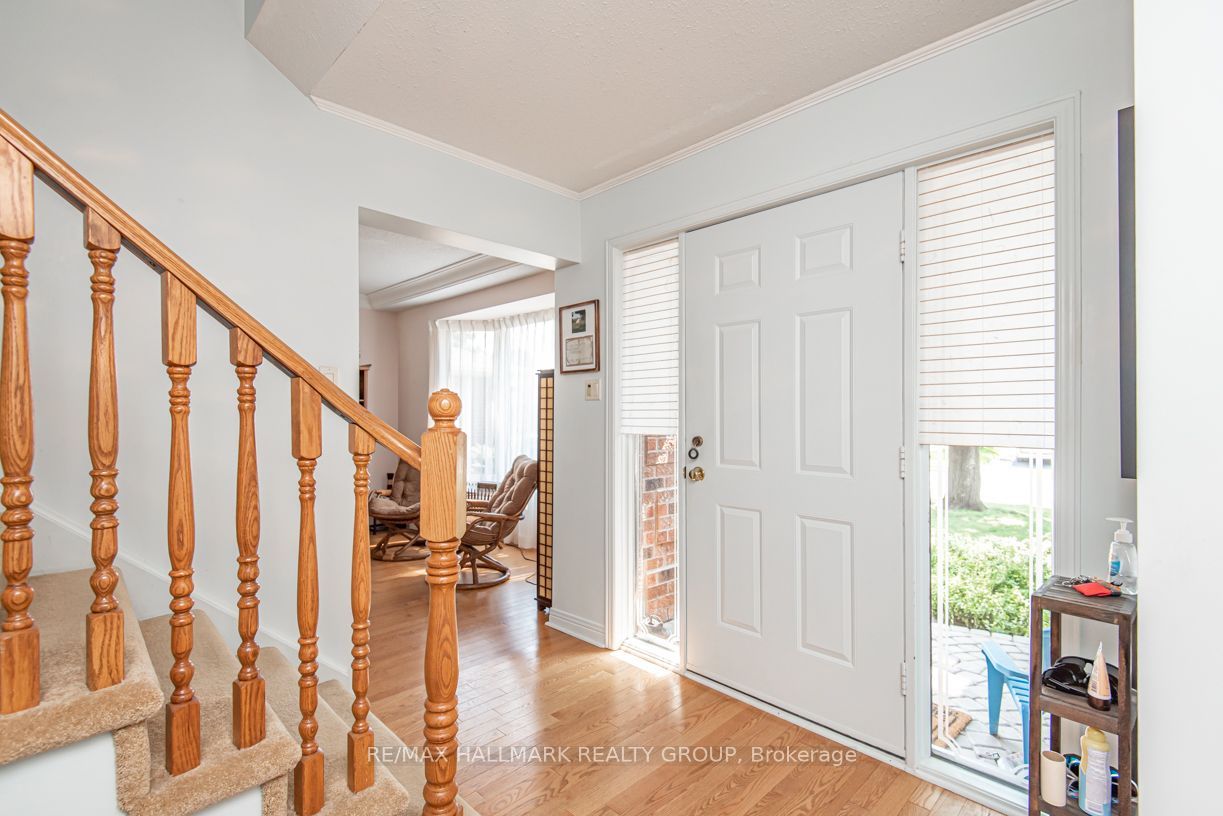 18 Hesse Crescent, Stittsville - Munster - Richmond, ON K2S 1E4 photo 2