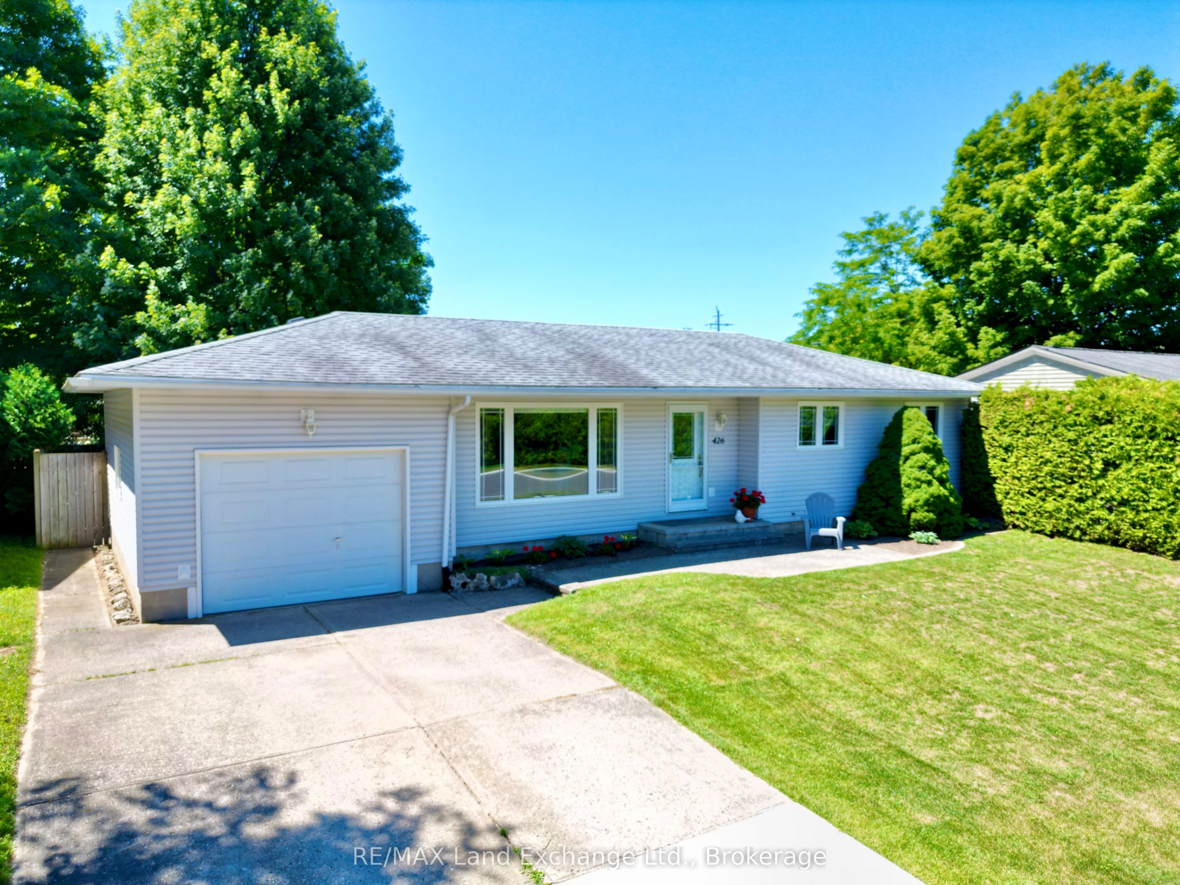 426 Catherine Street, Saugeen Shores, ON N0H 2C1