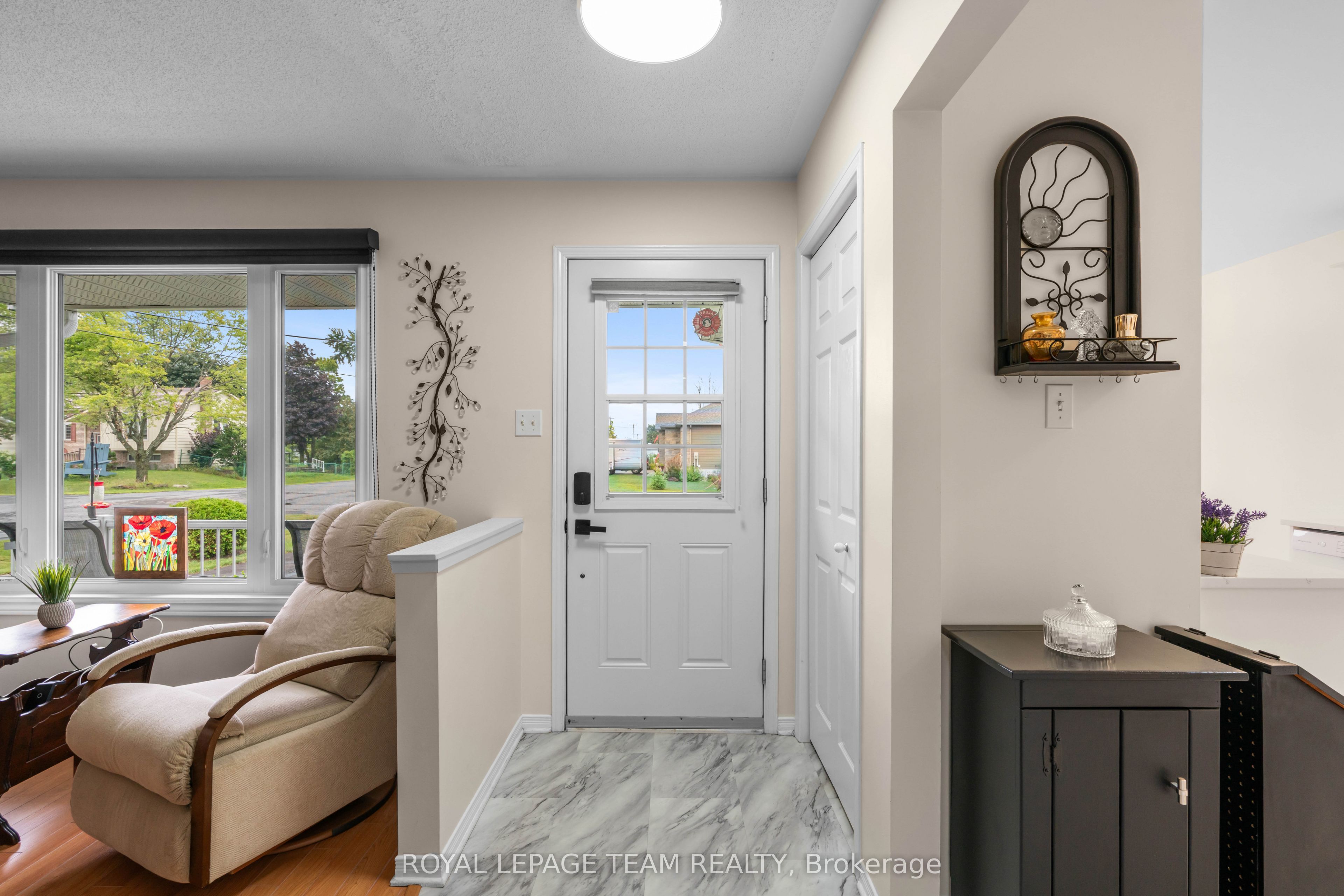 2 Billings Avenue W, South Dundas, ON K0E 1K0 photo 4