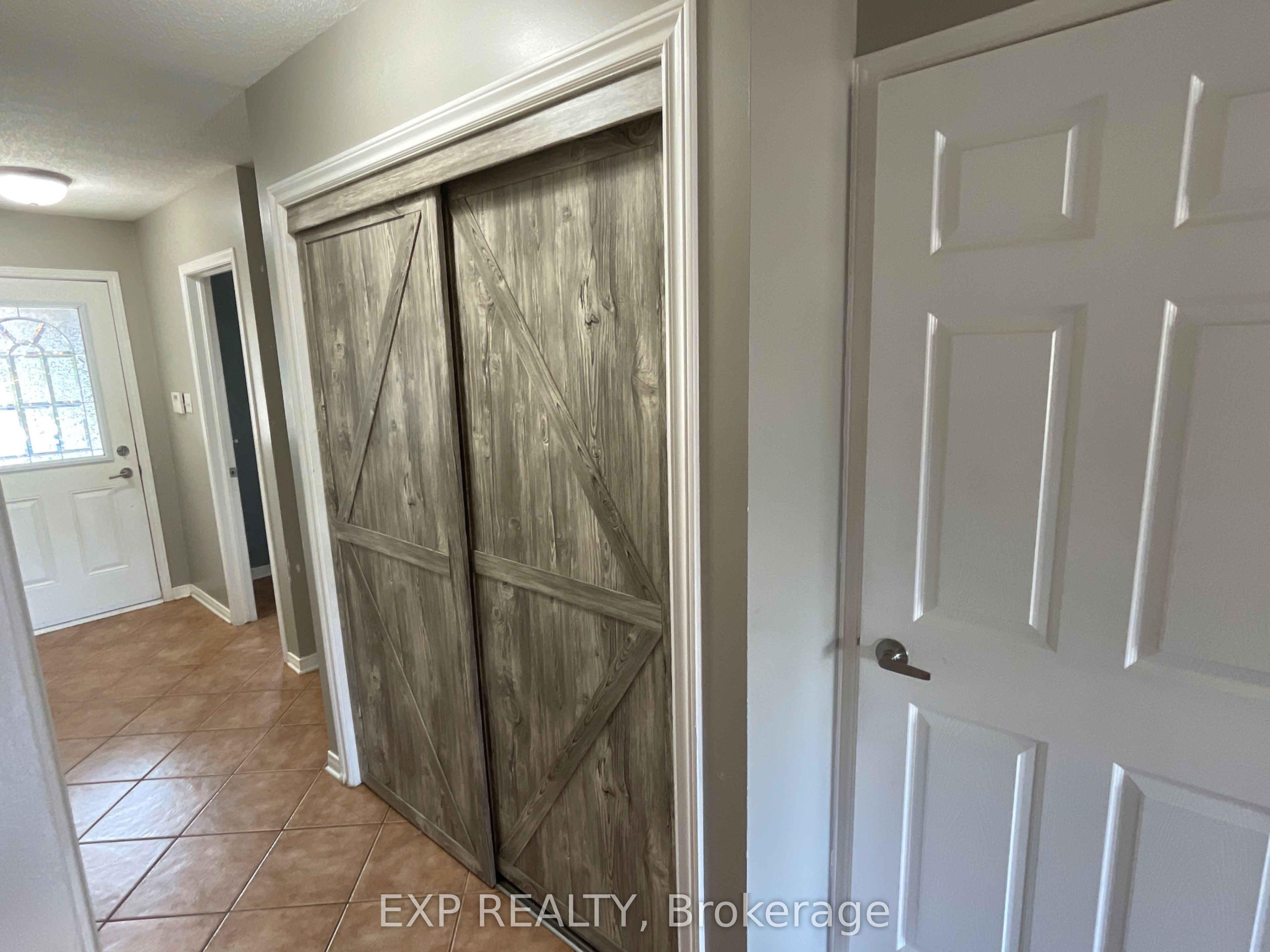 2175 Patricia Street, Clarence-Rockland, ON K4K 1V8 photo 2