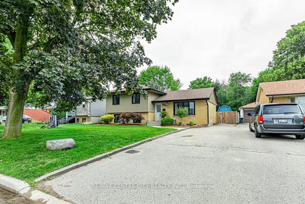 380 Magnolia Crescent, London East, ON N5Y 4S9 photo 3