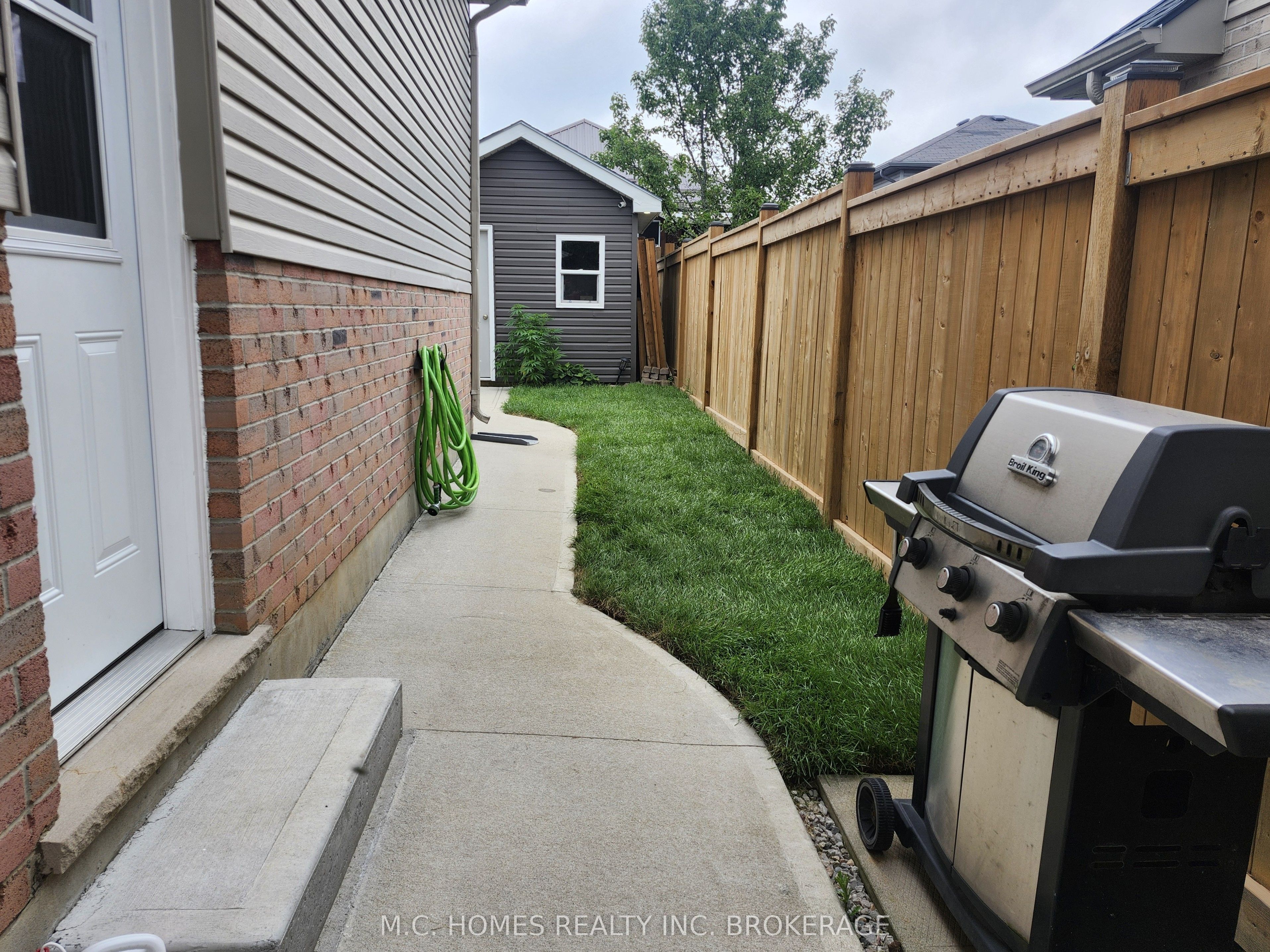 19 Faith Boulevard, St. Thomas, ON N5R 6L3 photo 5