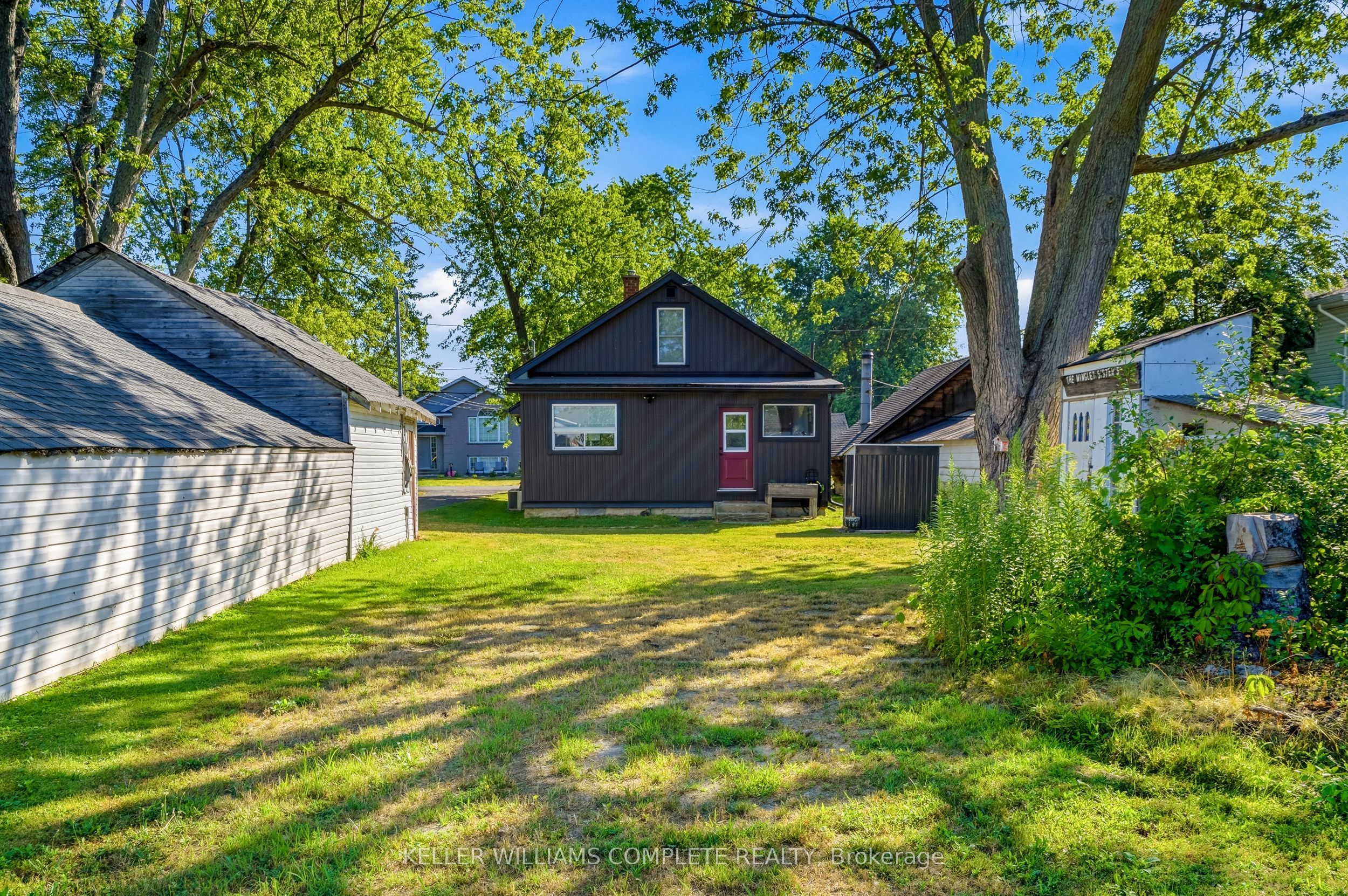 81 Edward Avenue W, Fort Erie, ON L2A 5K4 photo 3