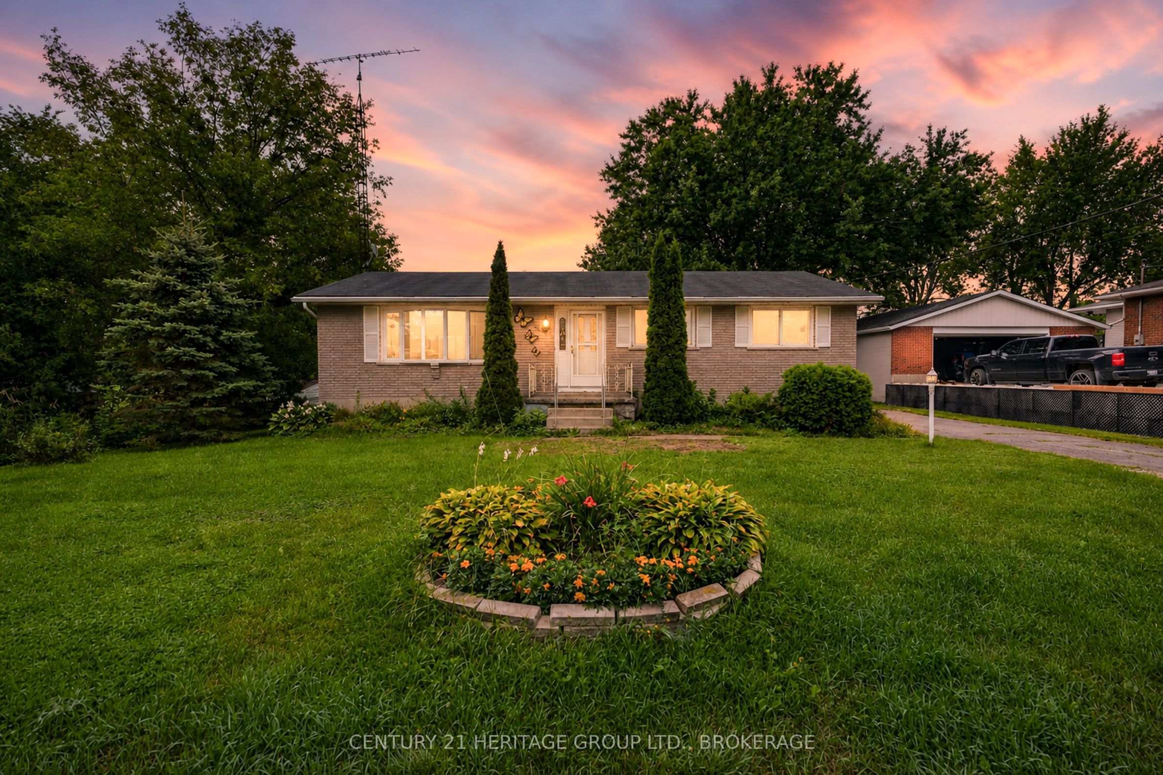 2496 Leeman Road, Kingston, ON K0H 1M0