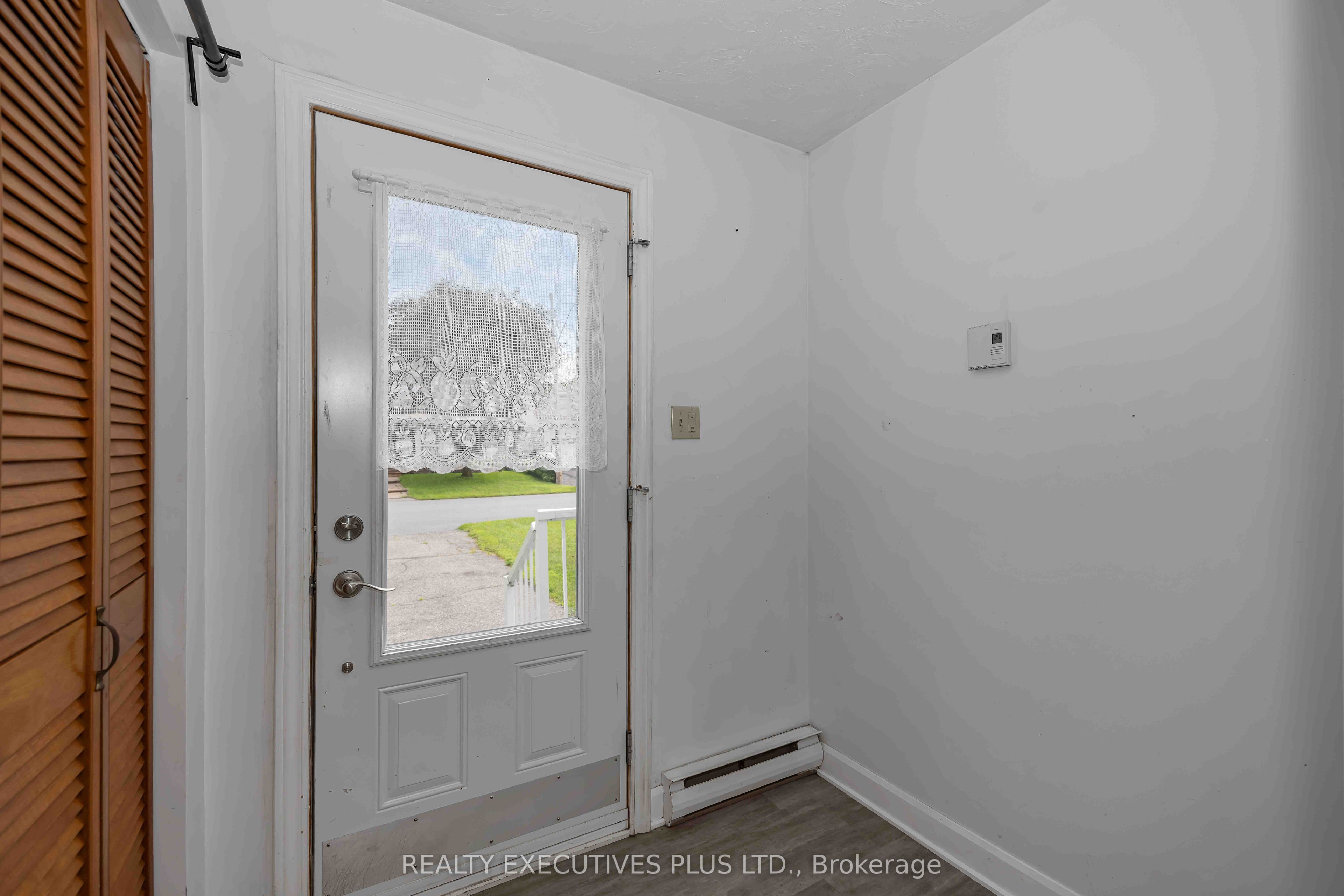 366 Charron Street, Clarence-Rockland, ON K4K 1B2 photo 4