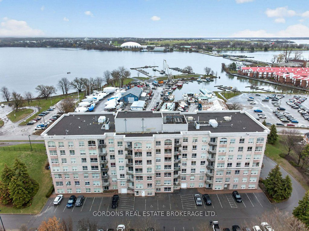 350 Wellington Street 401, Kingston, ON K7K 7J7