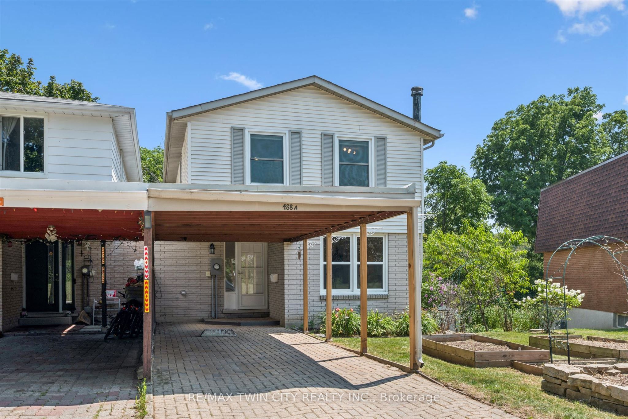 488 Glenelm Crescent A, Waterloo, ON N2L 5C8 photo 2