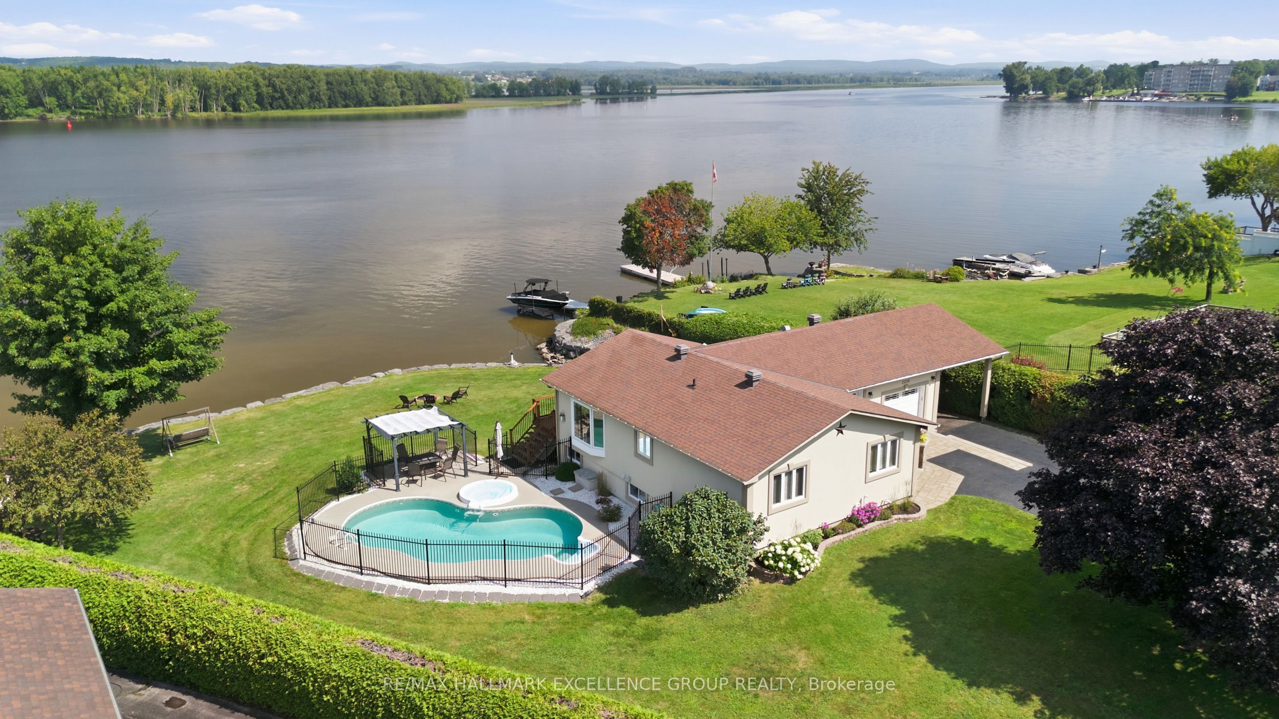 2570 Woods Street, Clarence-Rockland, ON K4K 1J2