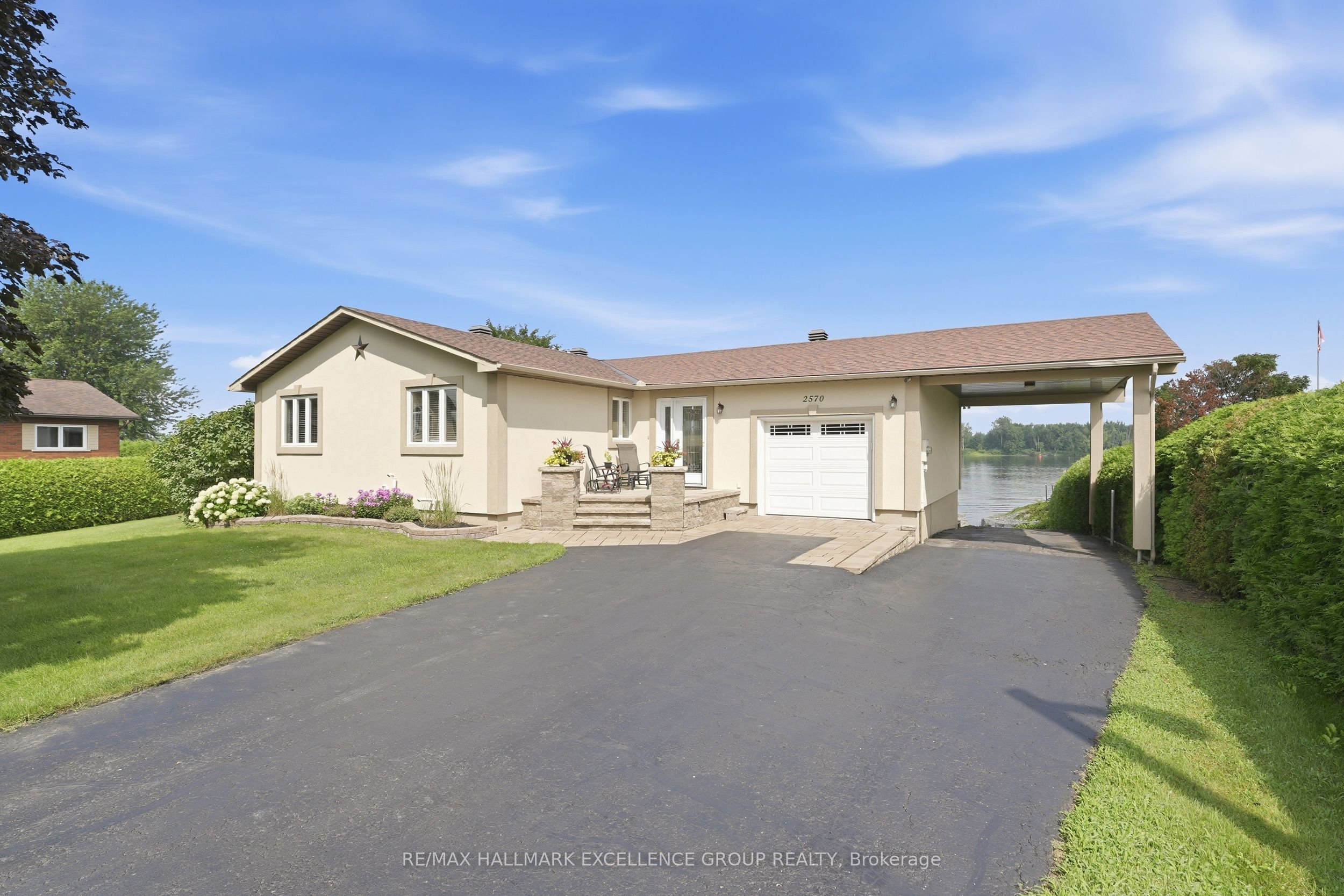 2570 Woods Street, Clarence-Rockland, ON K4K 1J2 photo 2